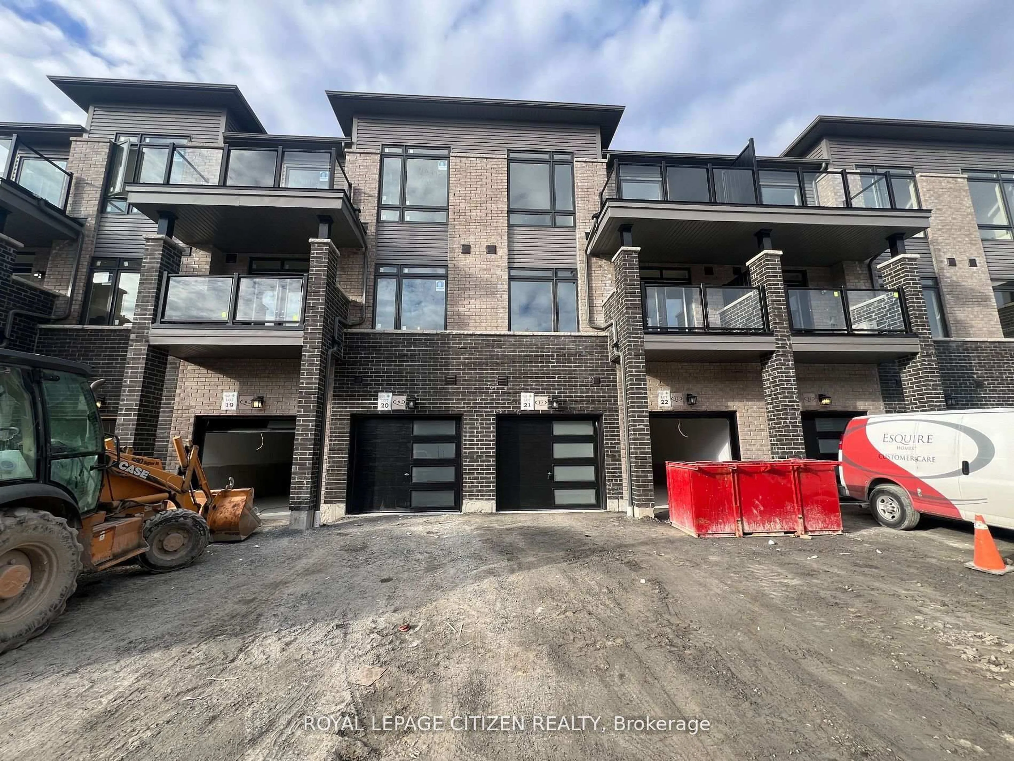 Unknown for 24 Esquire Way, Whitby Ontario L1R 3K4