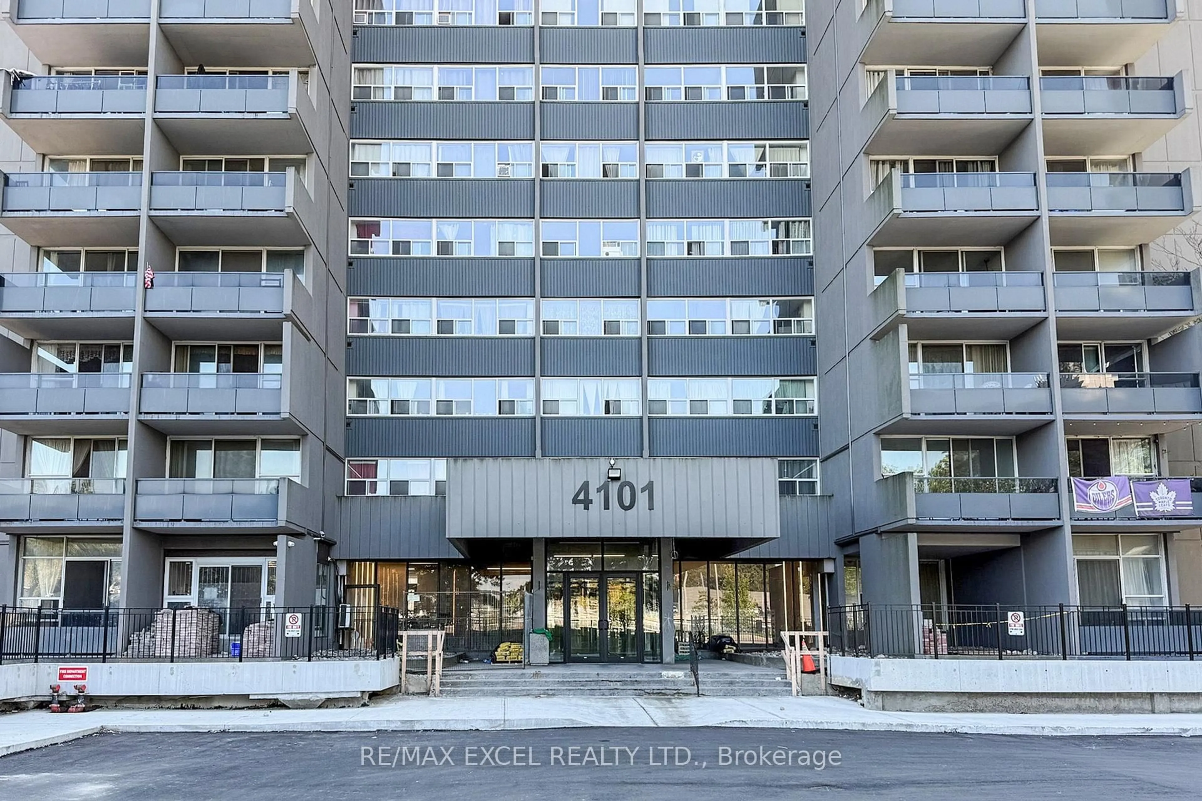 Patio, building for 4101 Sheppard Ave #1708, Toronto Ontario M1S 3H3