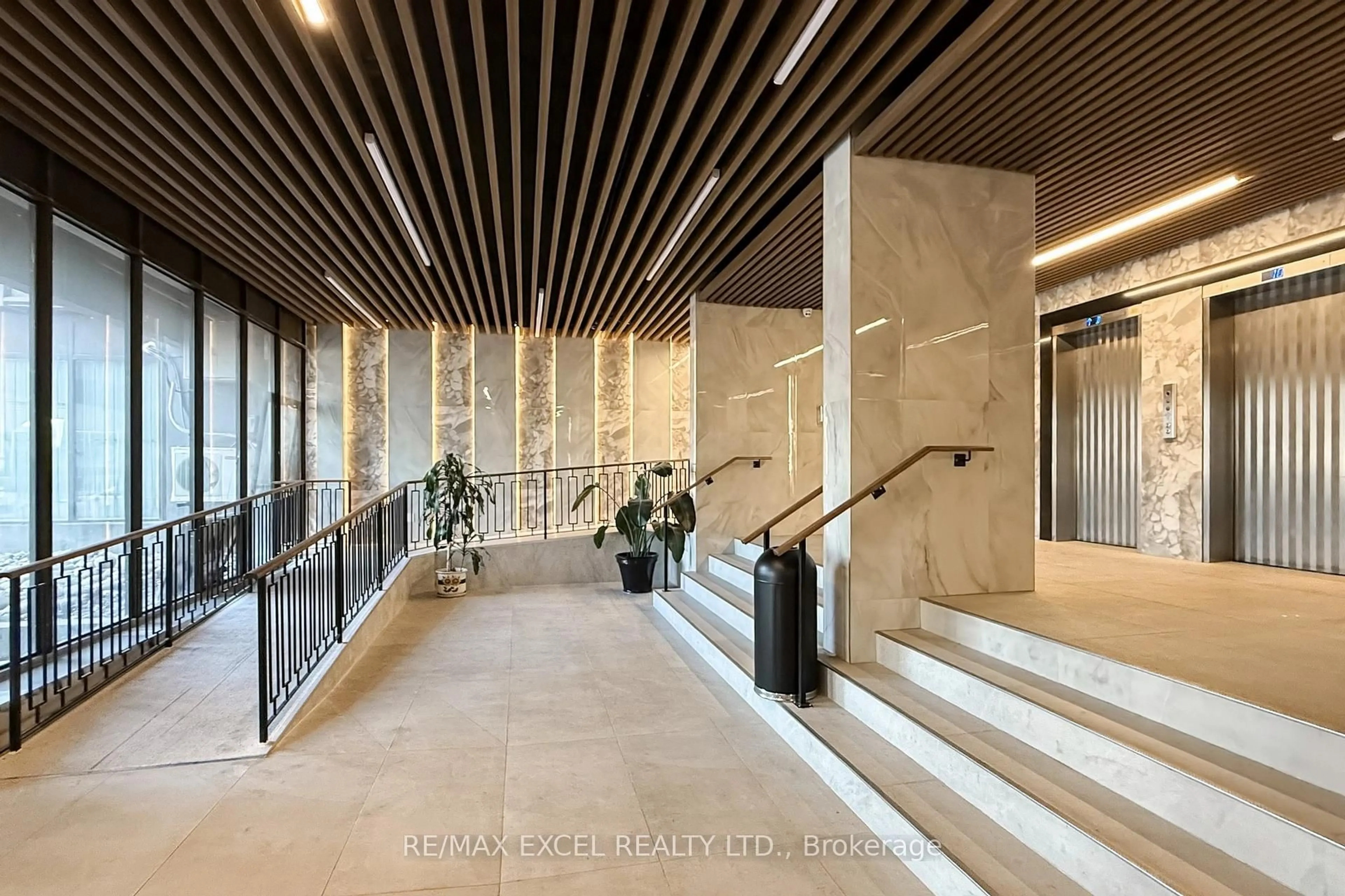 Indoor foyer for 4101 Sheppard Ave #1708, Toronto Ontario M1S 3H3