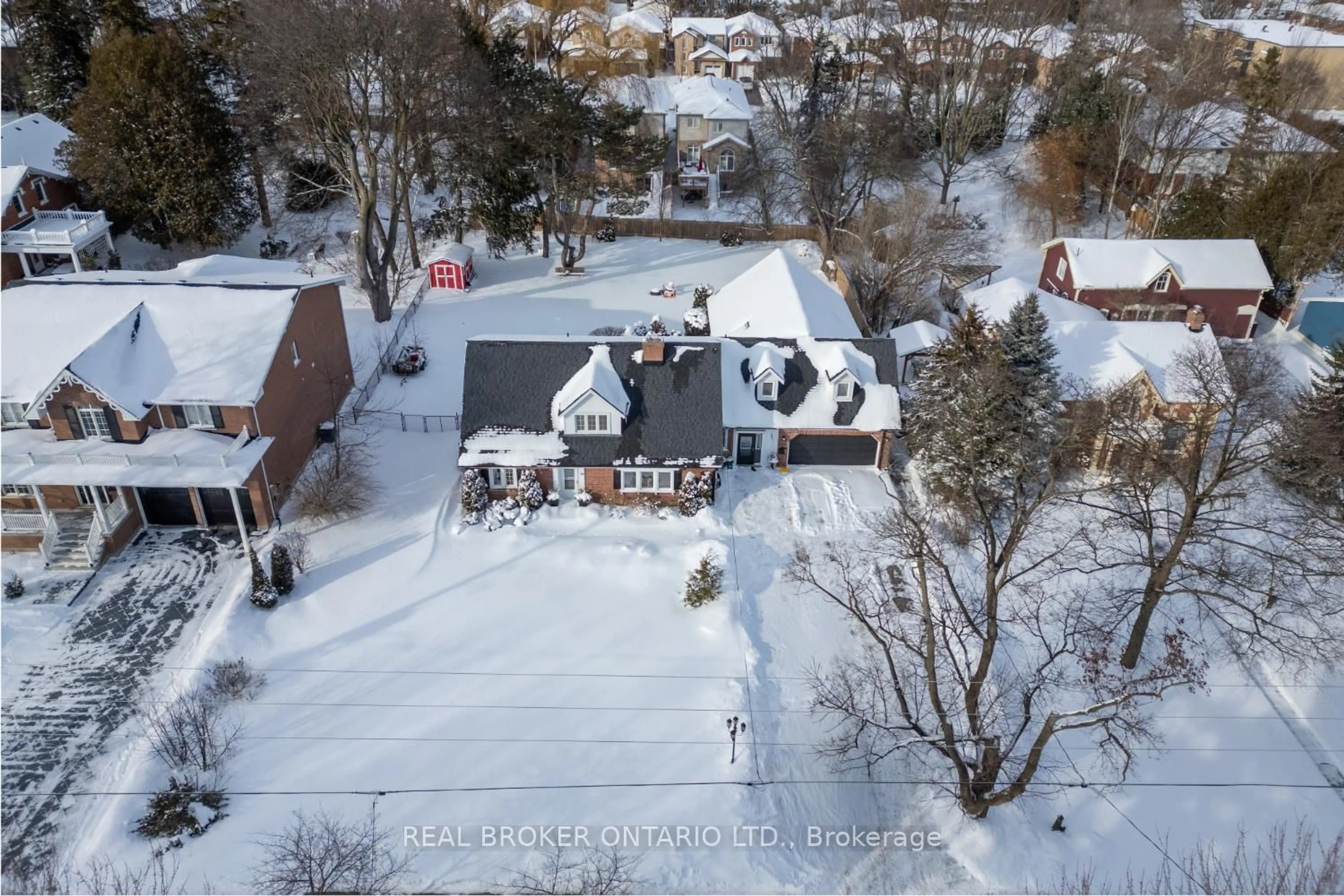A pic from outside/outdoor area/front of a property/back of a property/a pic from drone, street for 18 Concession St, Clarington Ontario L1C 1Y5