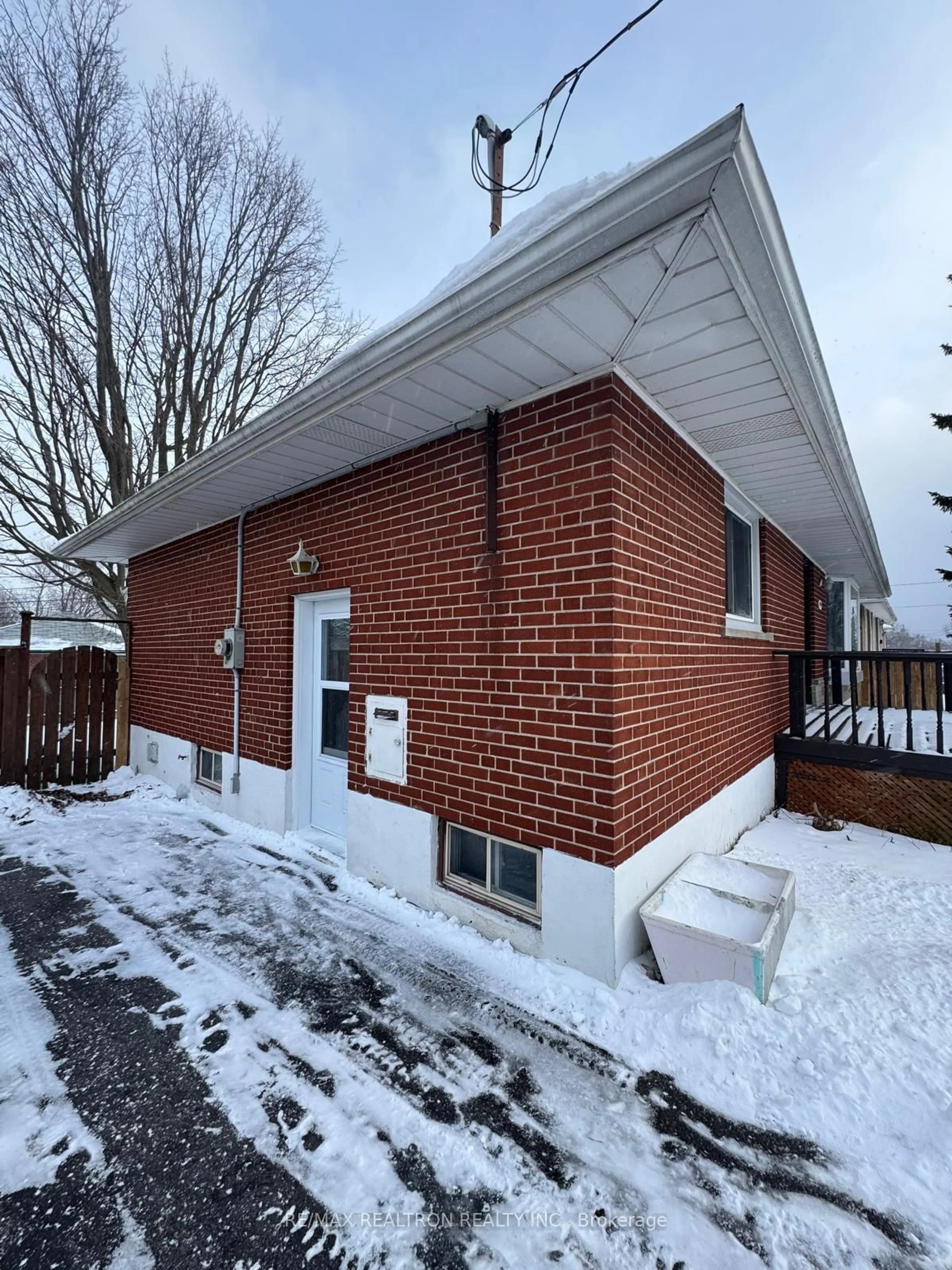 Home with brick exterior material, street for 1467 Oxford St, Oshawa Ontario L1J 3W9