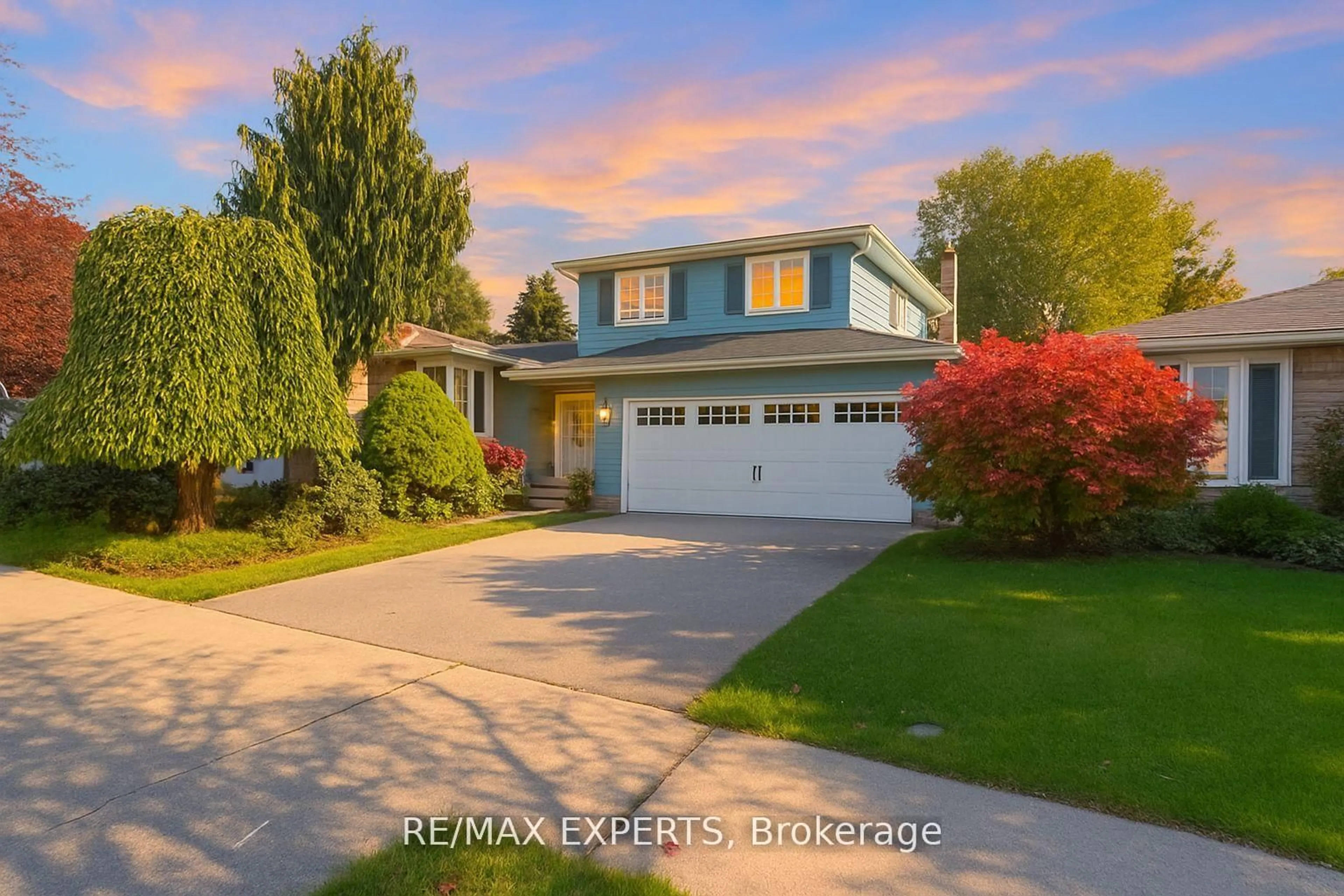 A pic from outside/outdoor area/front of a property/back of a property/a pic from drone, water/lake/river/ocean view for 57 Pepper Tree Dr, Toronto Ontario M1C 1Y5