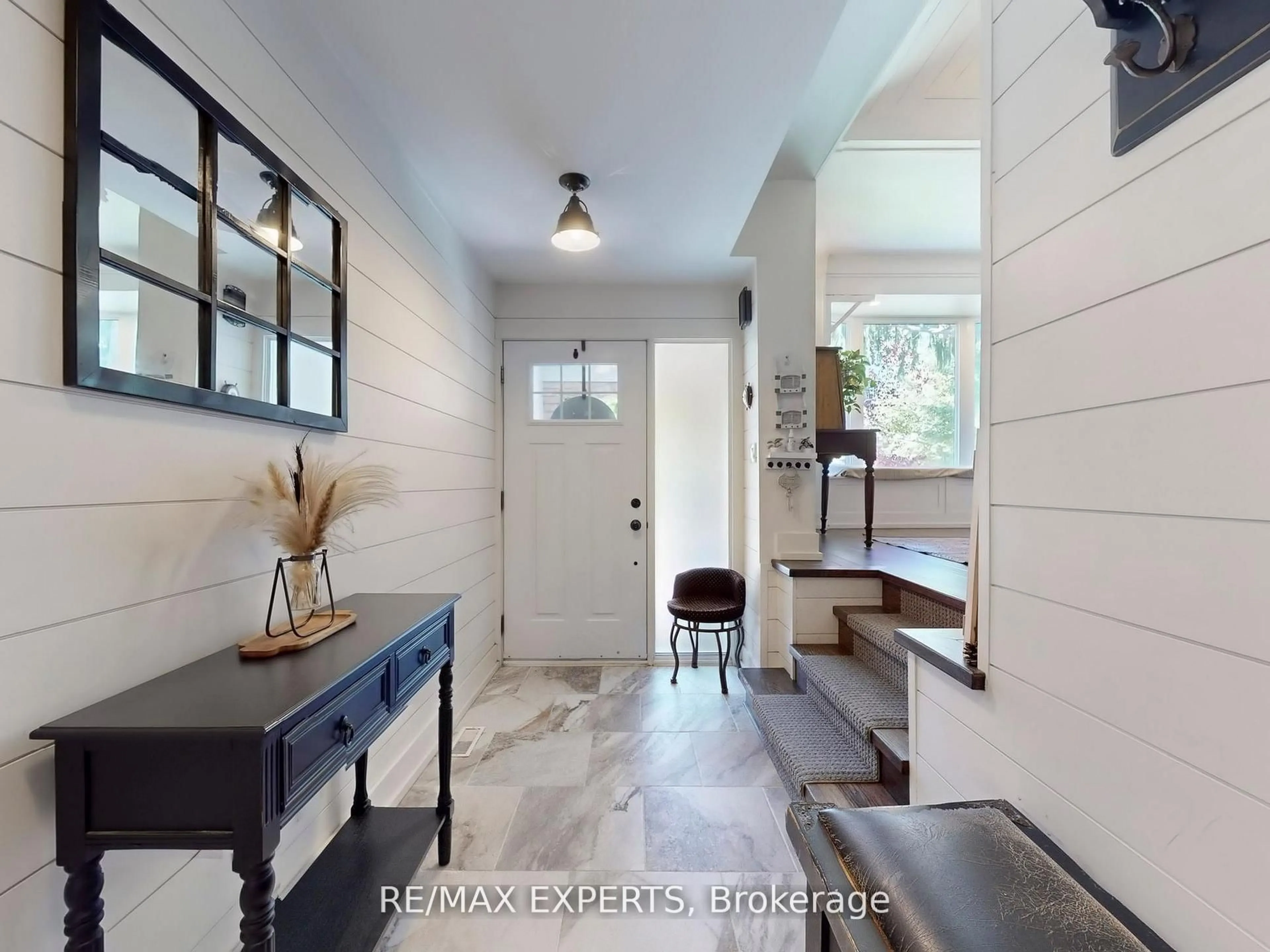 Indoor entryway for 57 Pepper Tree Dr, Toronto Ontario M1C 1Y5