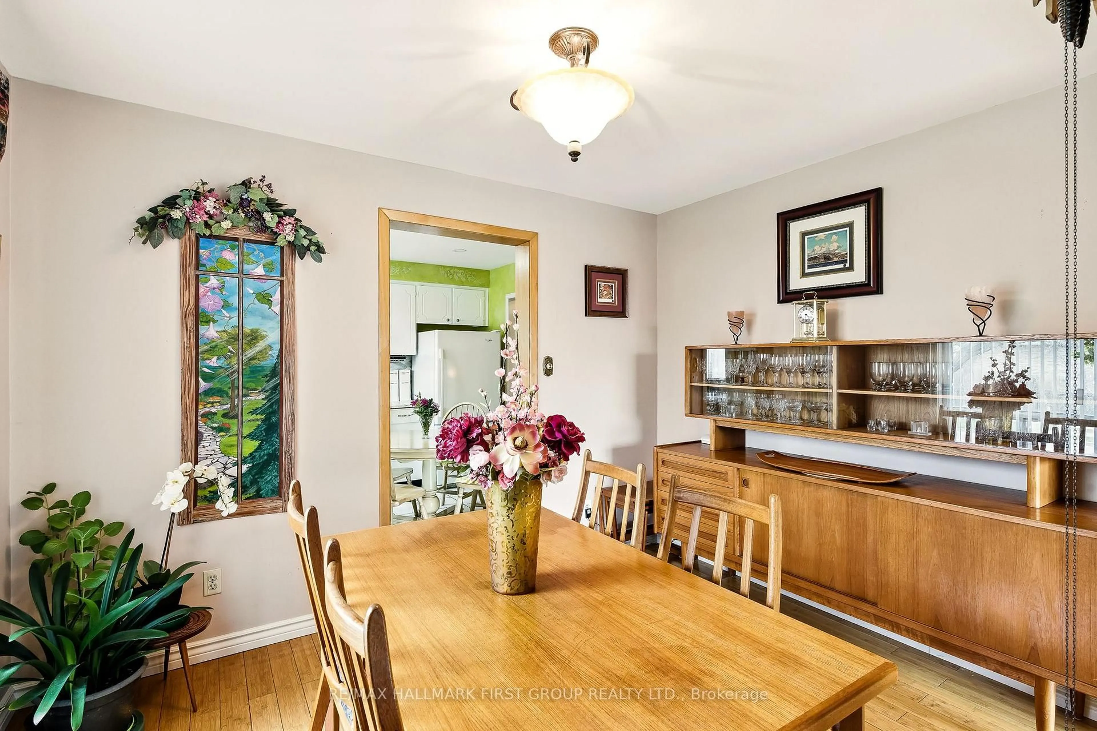 Dining room, wood/laminate floor for 69 White Heather Blvd, Toronto Ontario M1V 1P7