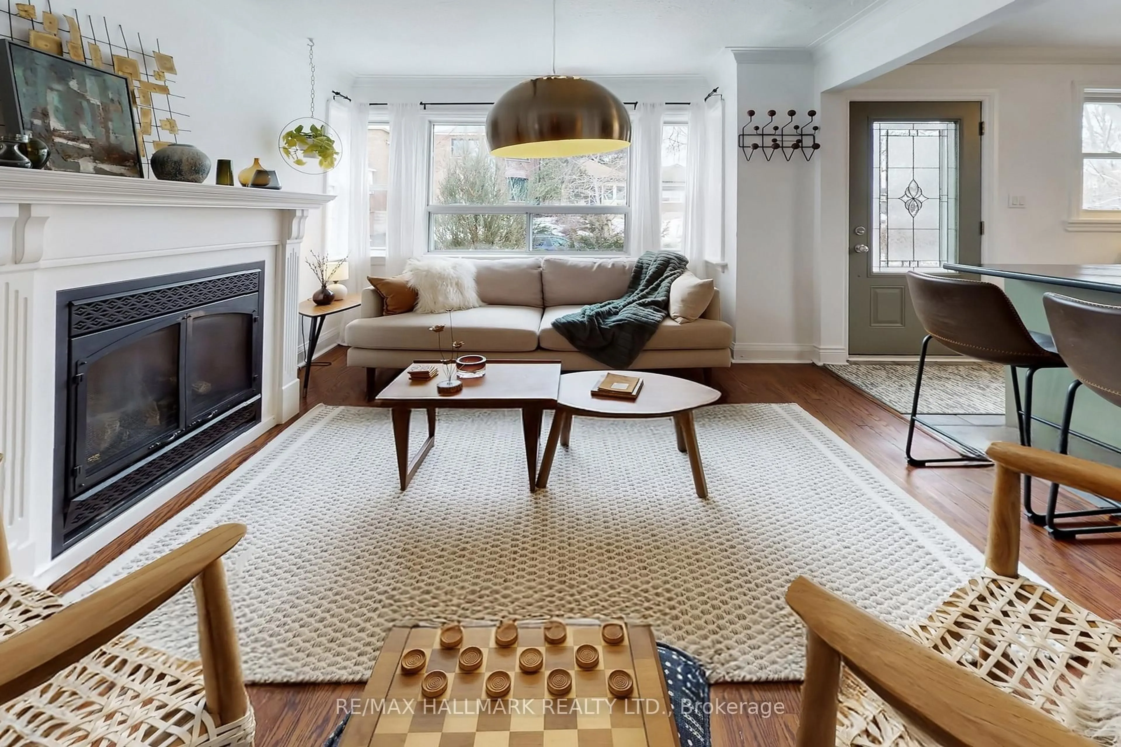 Living room with furniture, unknown for 38 Wildwood Cres, Toronto Ontario M4L 2K7