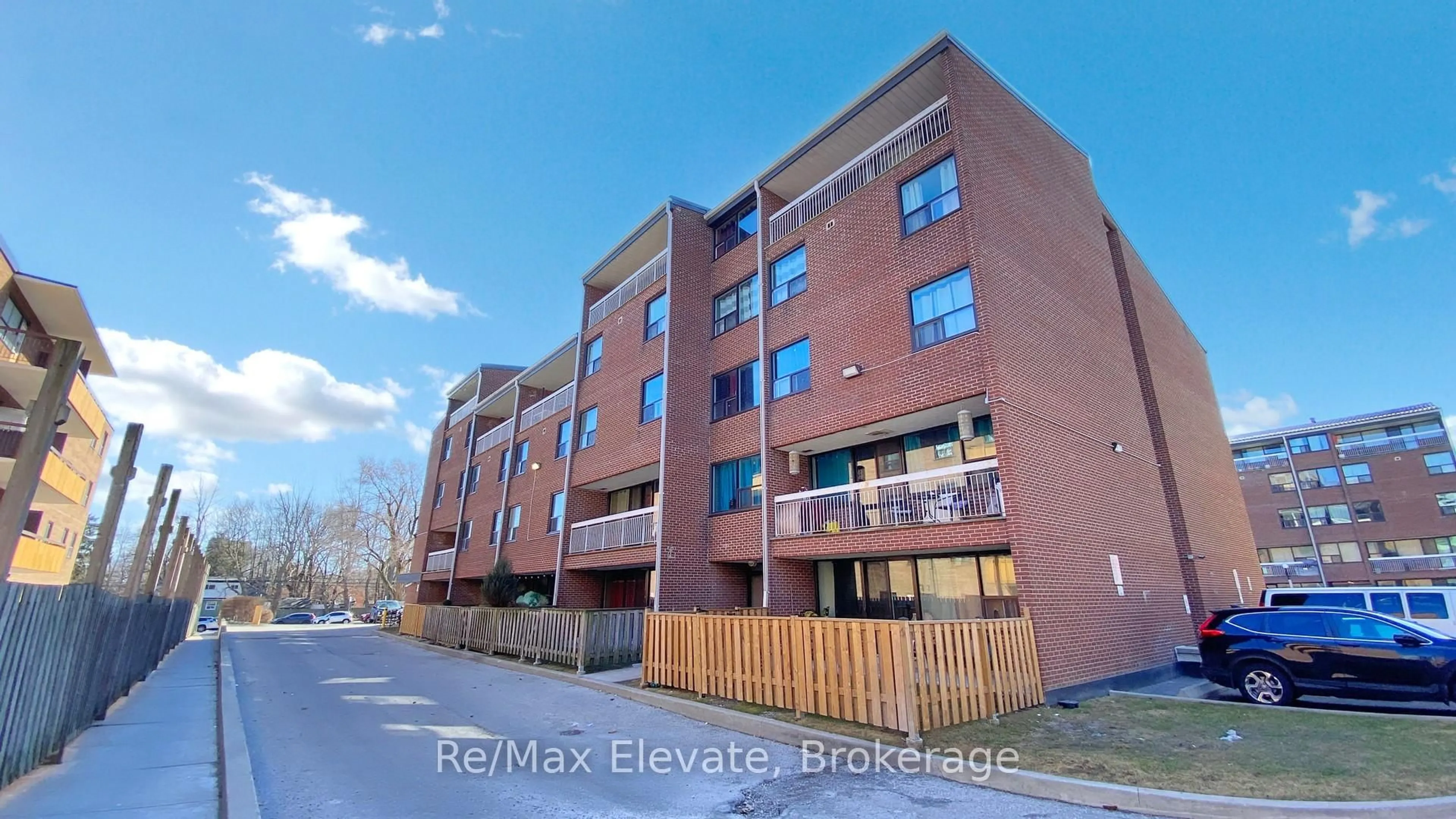 Unknown for 4060 Lawrence Ave #204, Toronto Ontario M1E 4V4