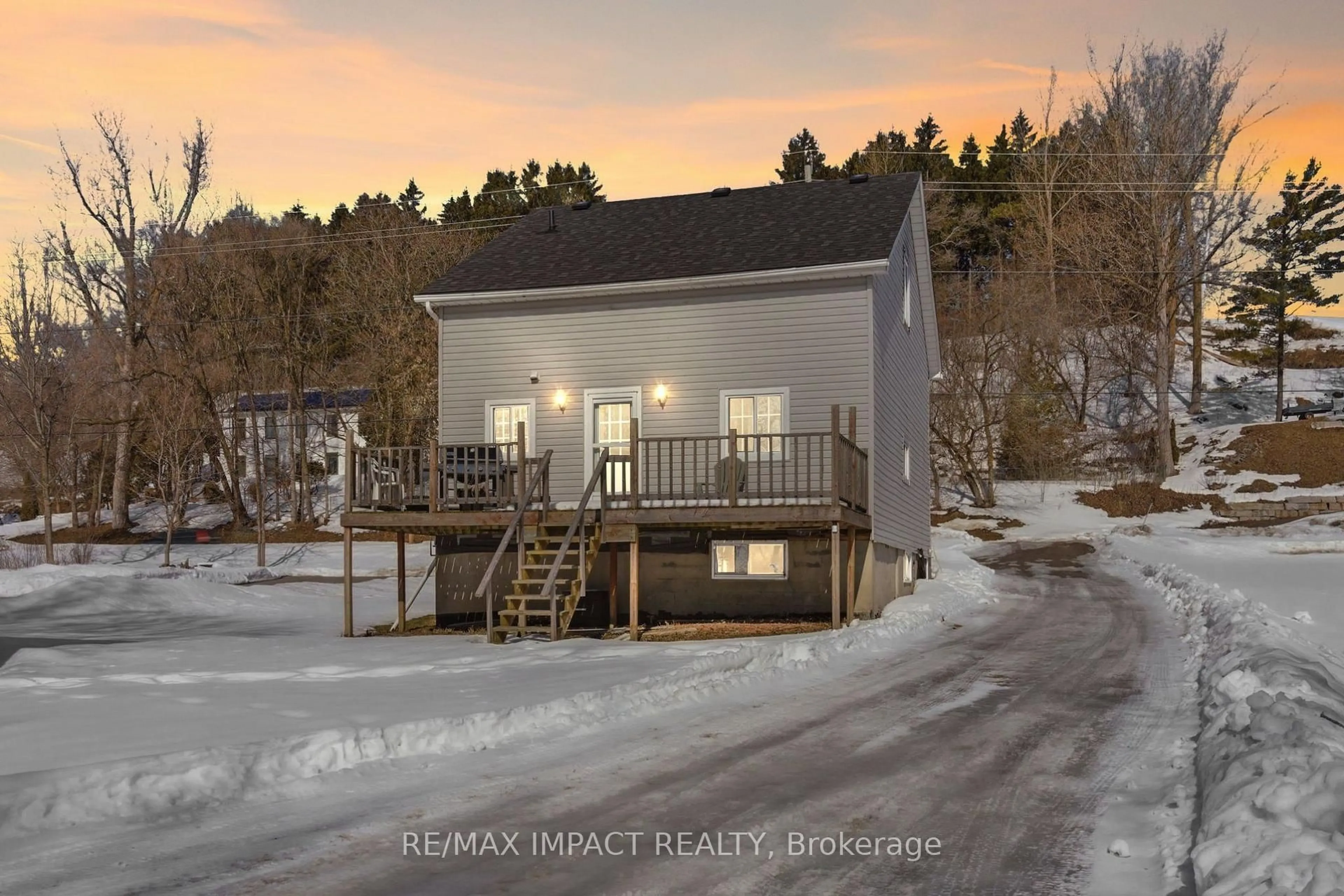 A pic from outside/outdoor area/front of a property/back of a property/a pic from drone, street for 4423 Durham Regional Hwy 2 Highway, Clarington Ontario L0A 1J0