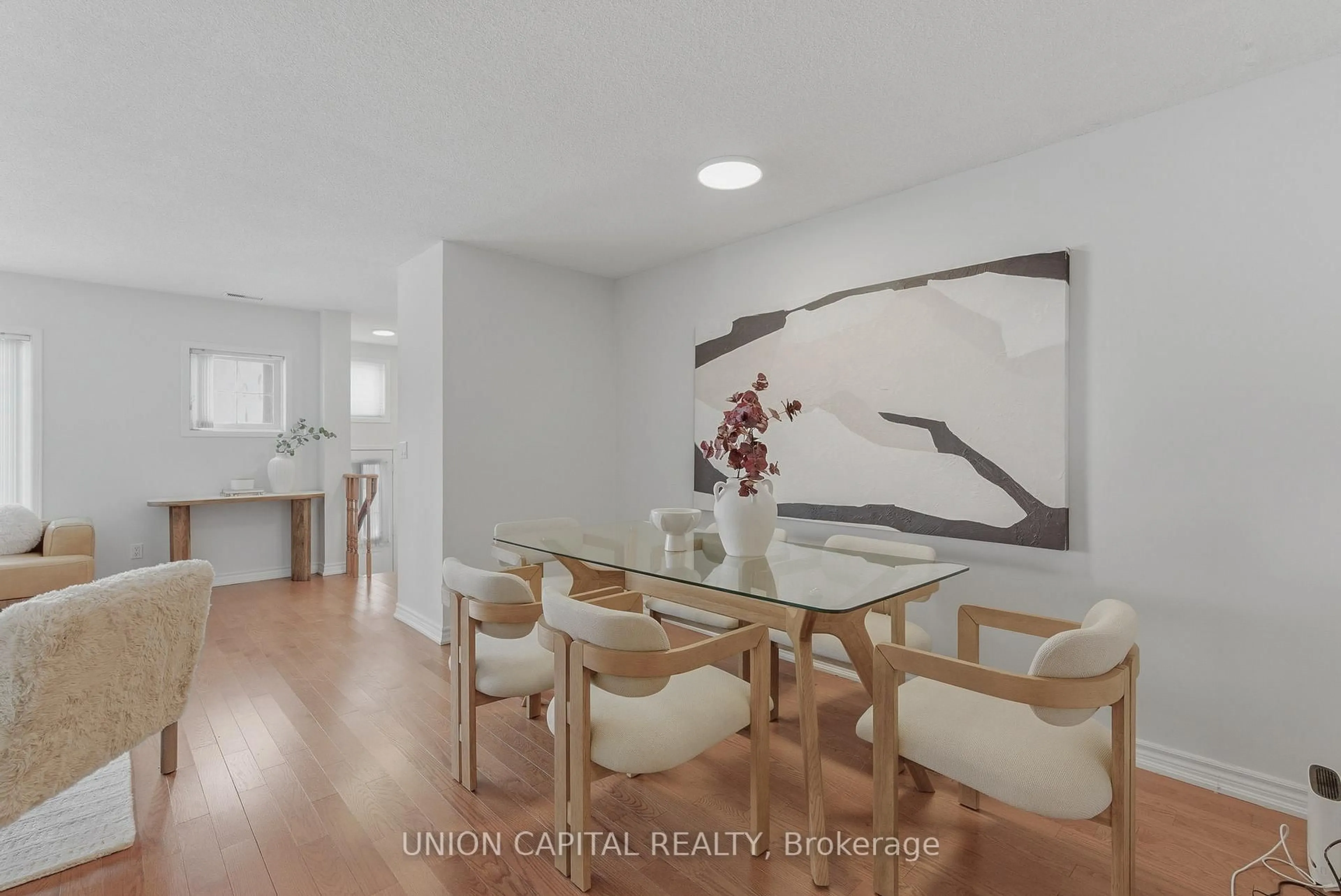 Dining room, wood/laminate floor for 1400 The Esplanade #120, Pickering Ontario L1V 6V2