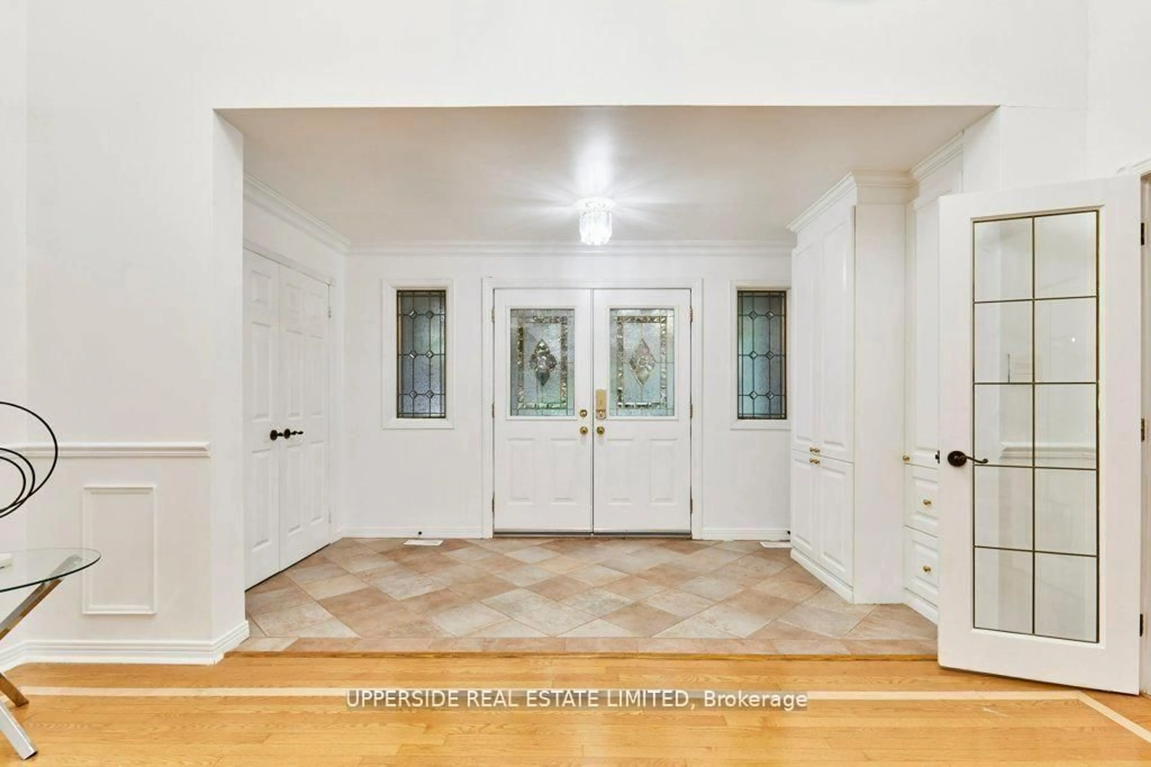 Indoor entryway for 1201 Abbey Rd, Pickering Ontario L1X 1W1