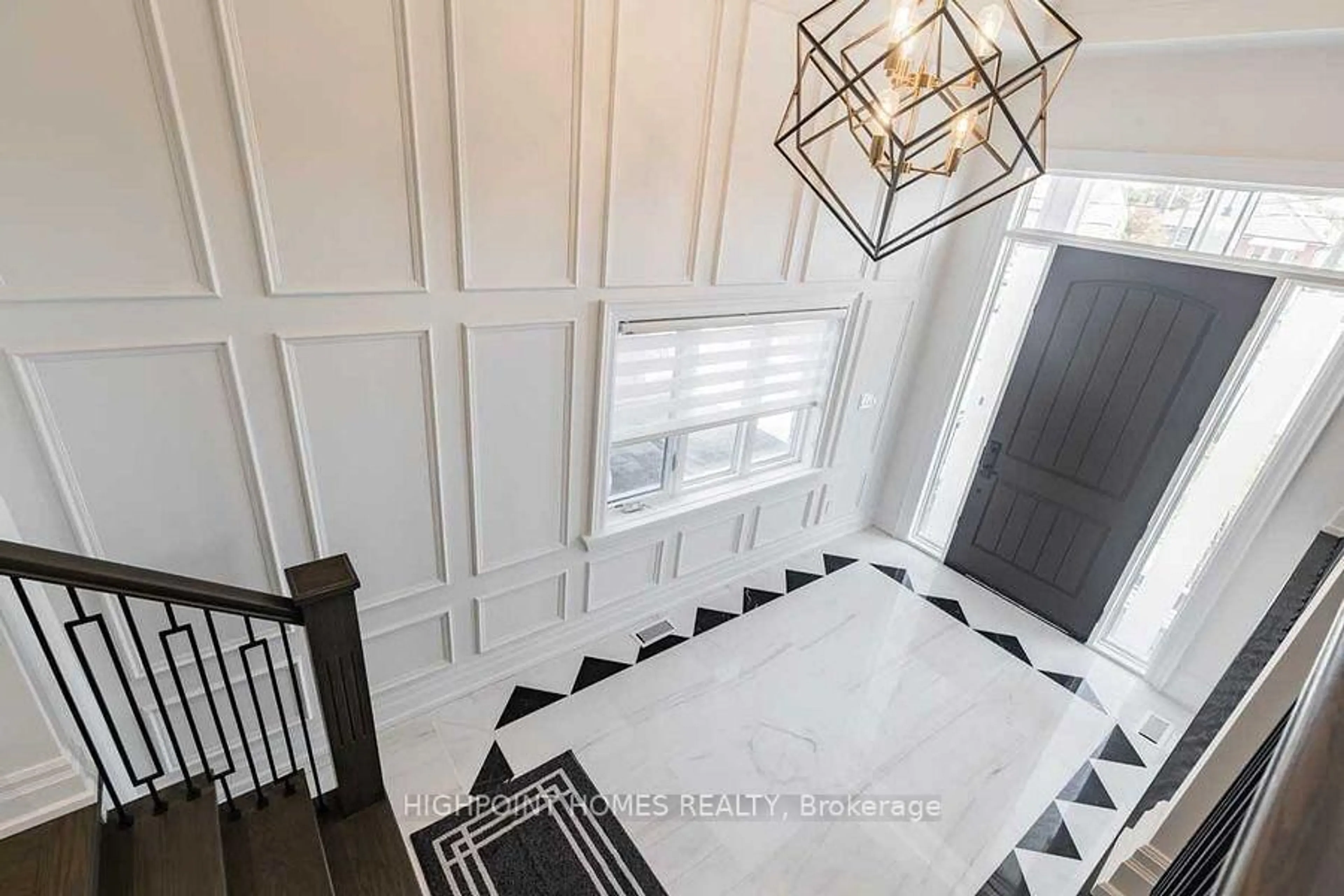 Indoor foyer for 72B Gooderham Dr, Toronto Ontario M1R 3G7