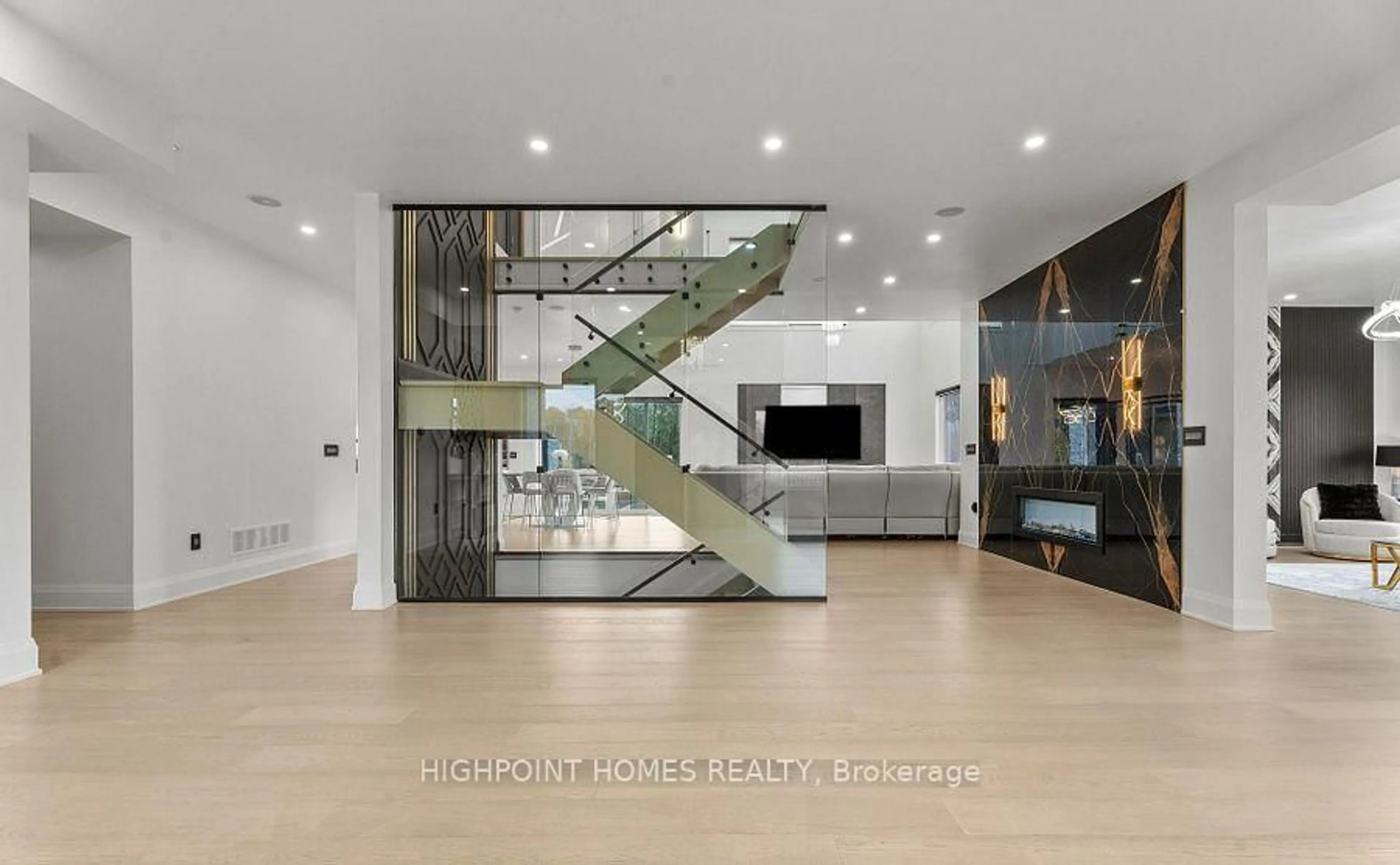 Indoor foyer for 5321 Old Brock Rd, Pickering Ontario L1Y 1A1