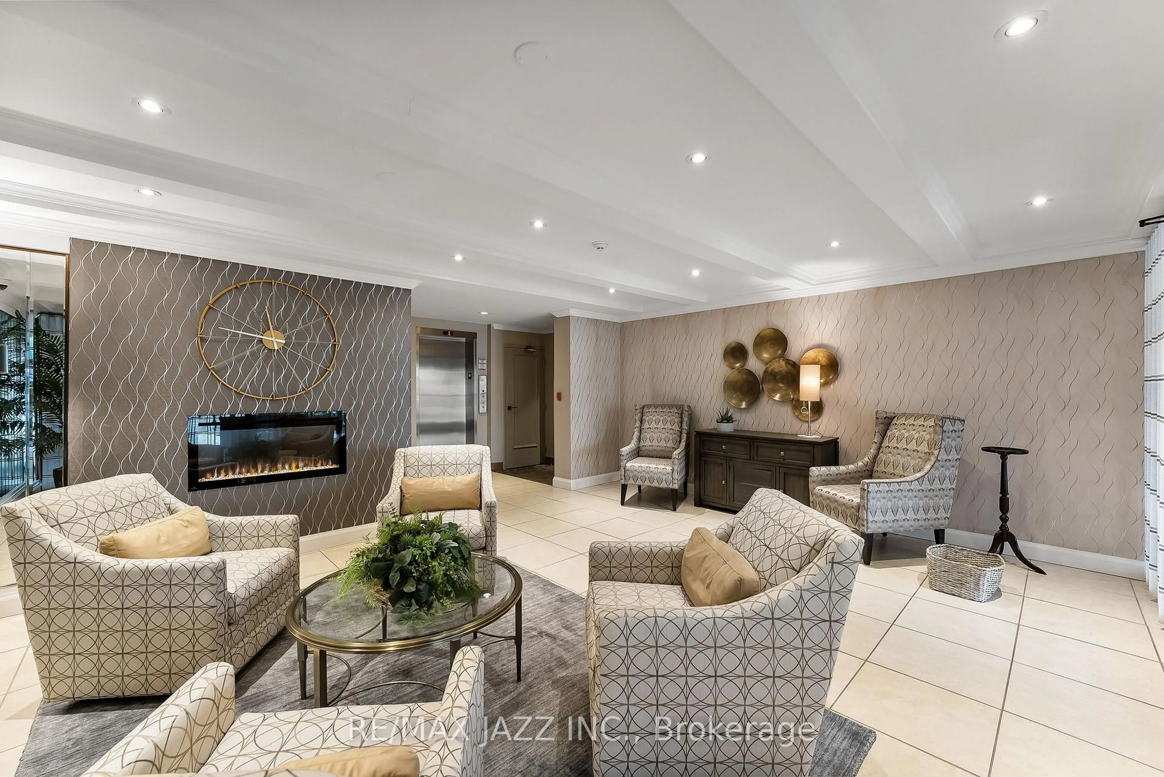 Lobby for 337 Simcoe St #403, Oshawa Ontario L1G 4T2