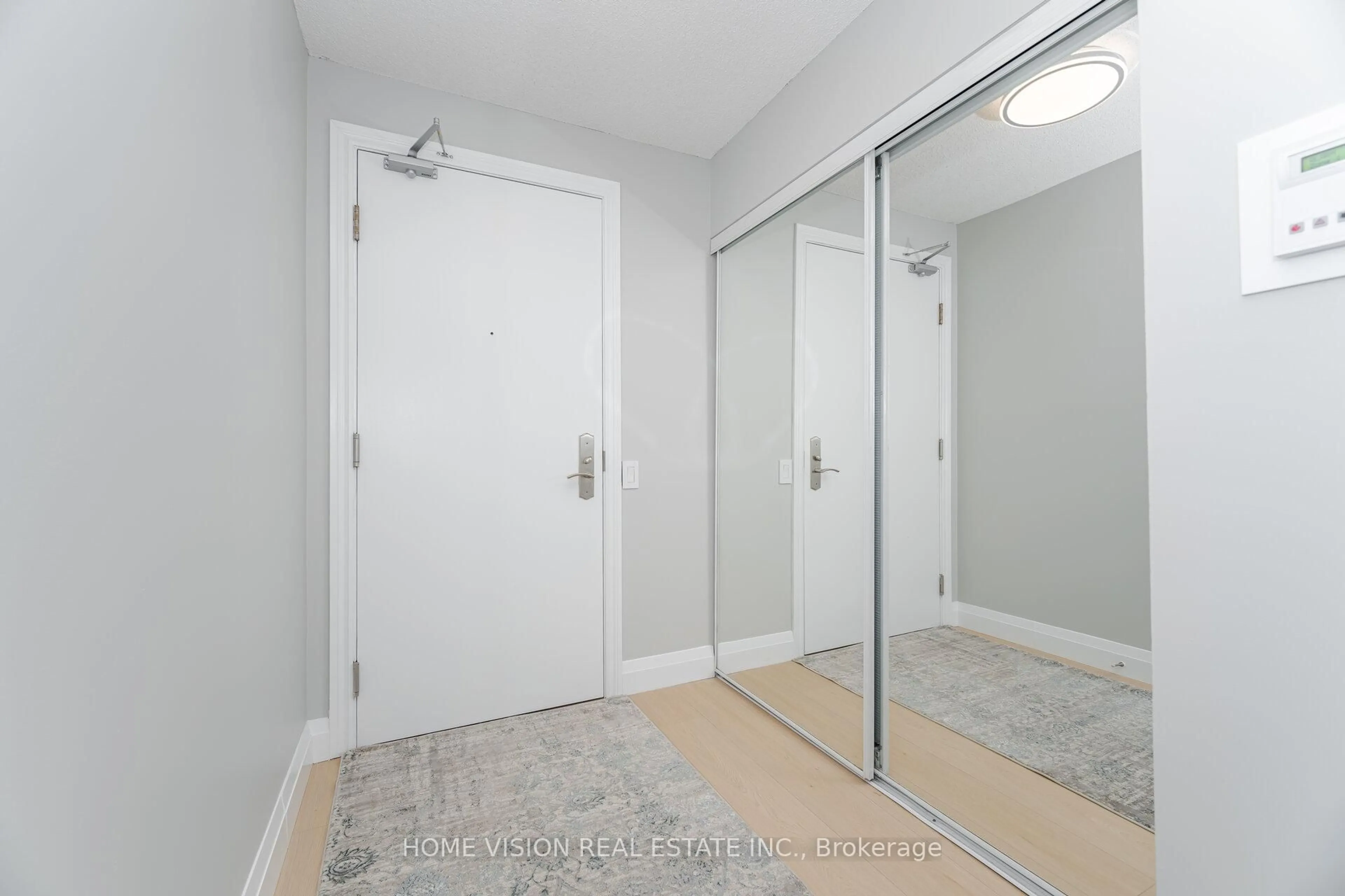 Indoor entryway for 61 Town Centre Crt #2006, Toronto Ontario M1P 5C5