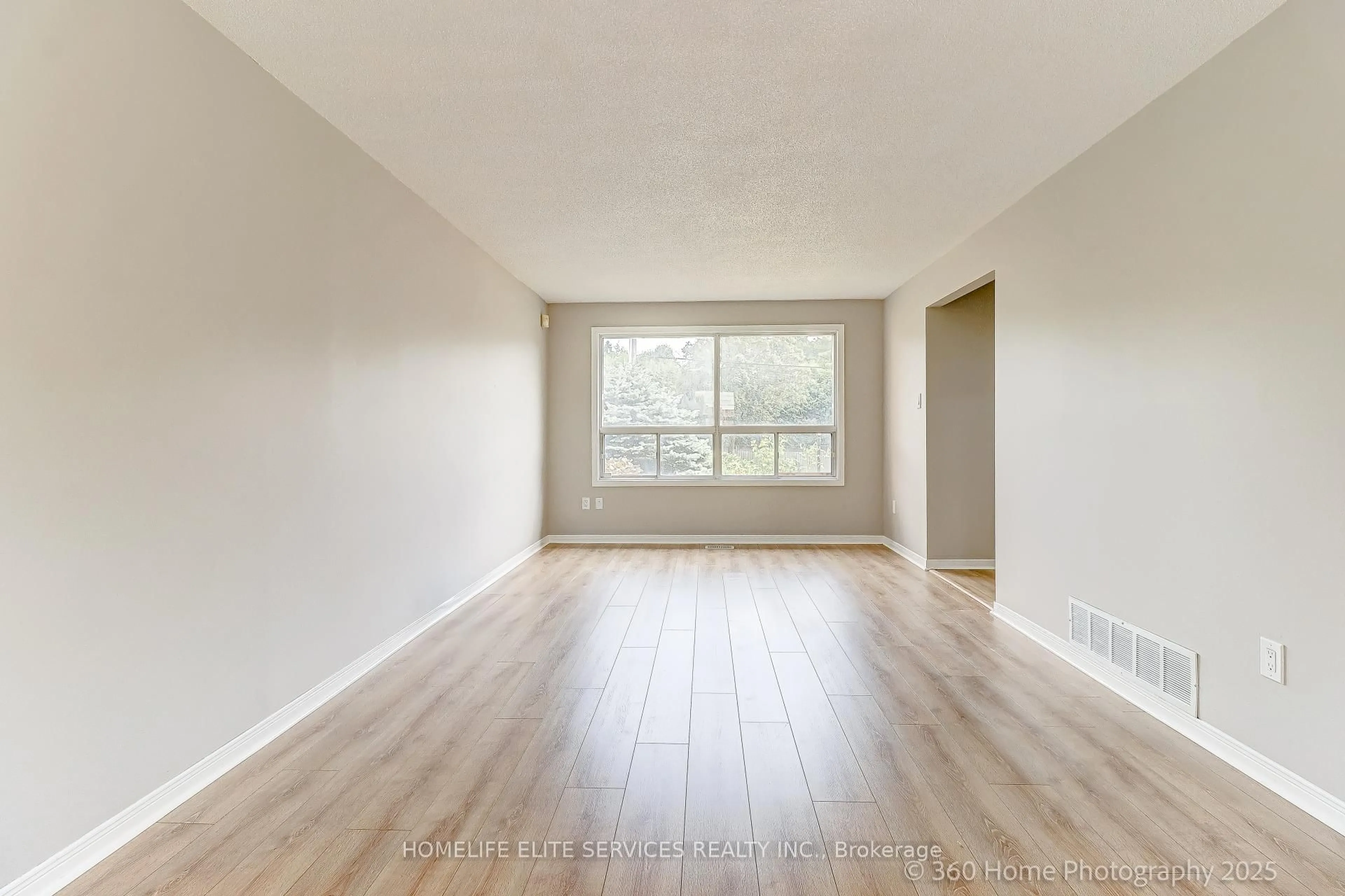 A pic of a room for 1938 Glengrove Rd, Pickering Ontario L1V 1X2