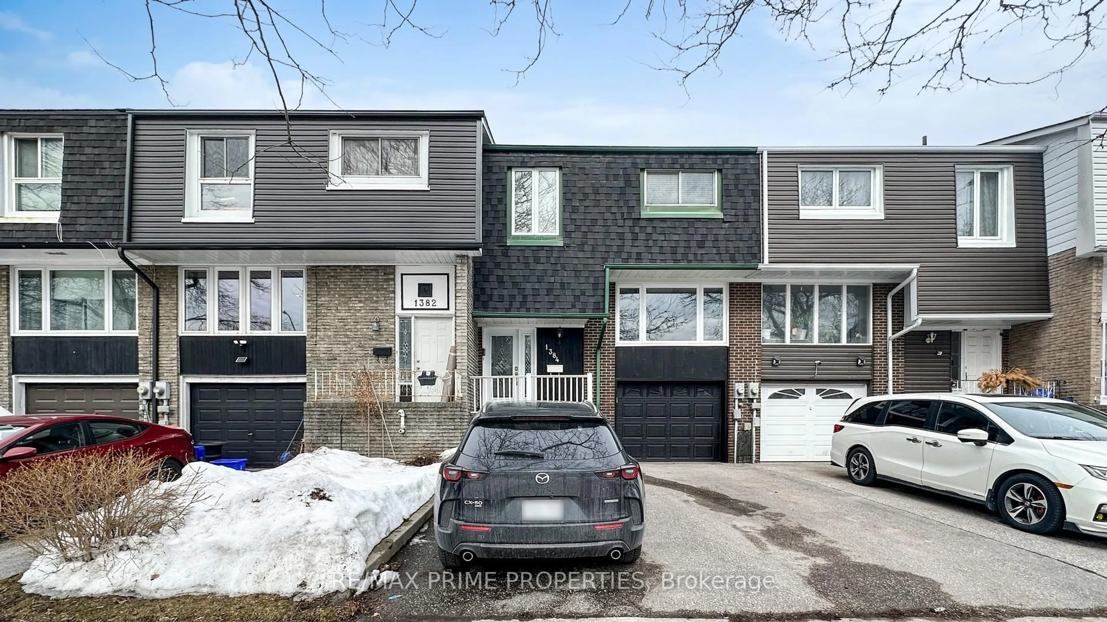 Unknown for 1384 Everton St, Pickering Ontario L1V 2T8