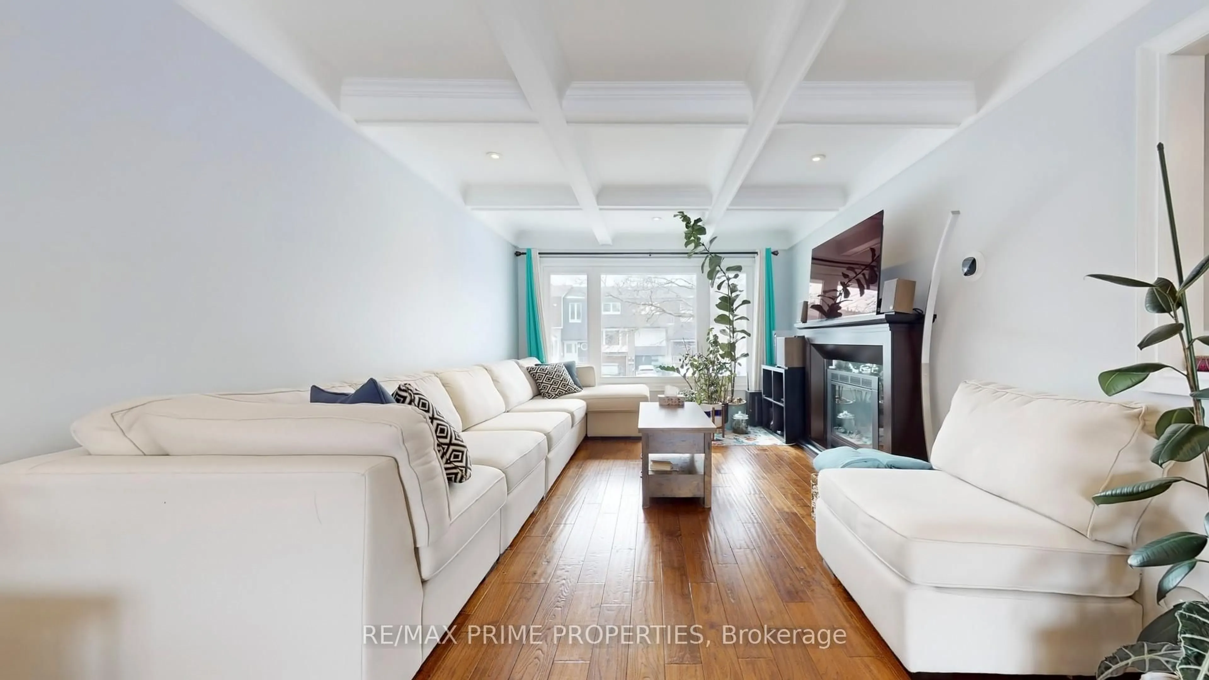 Living room with furniture, wood/laminate floor for 1384 Everton St, Pickering Ontario L1V 2T8