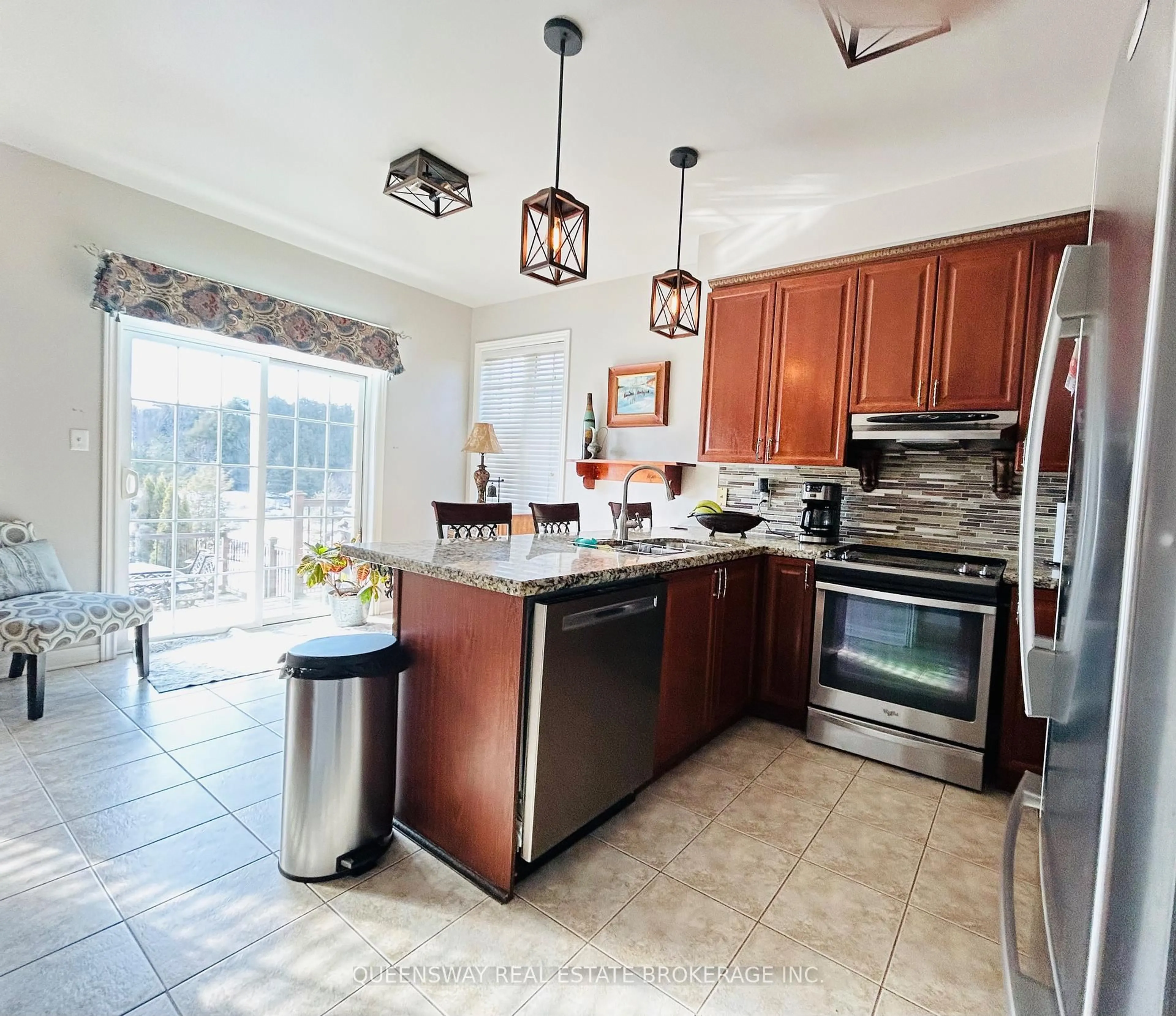 Open concept kitchen, ceramic/tile floor for 32 Sherrington Dr, Scugog Ontario L9L 2E8