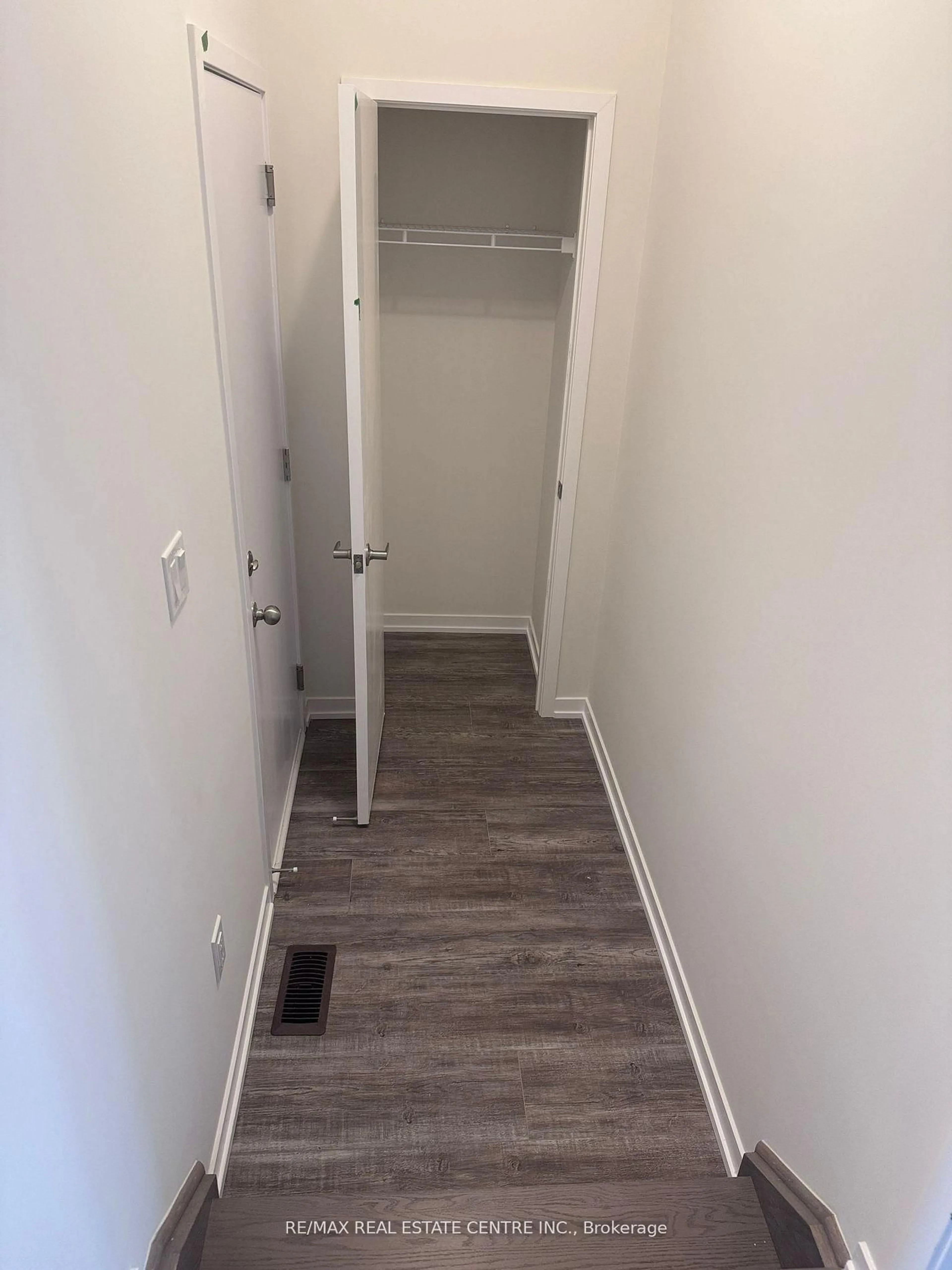 A pic of a room for 2096 Cayenne St, Oshawa Ontario L1L 0W5