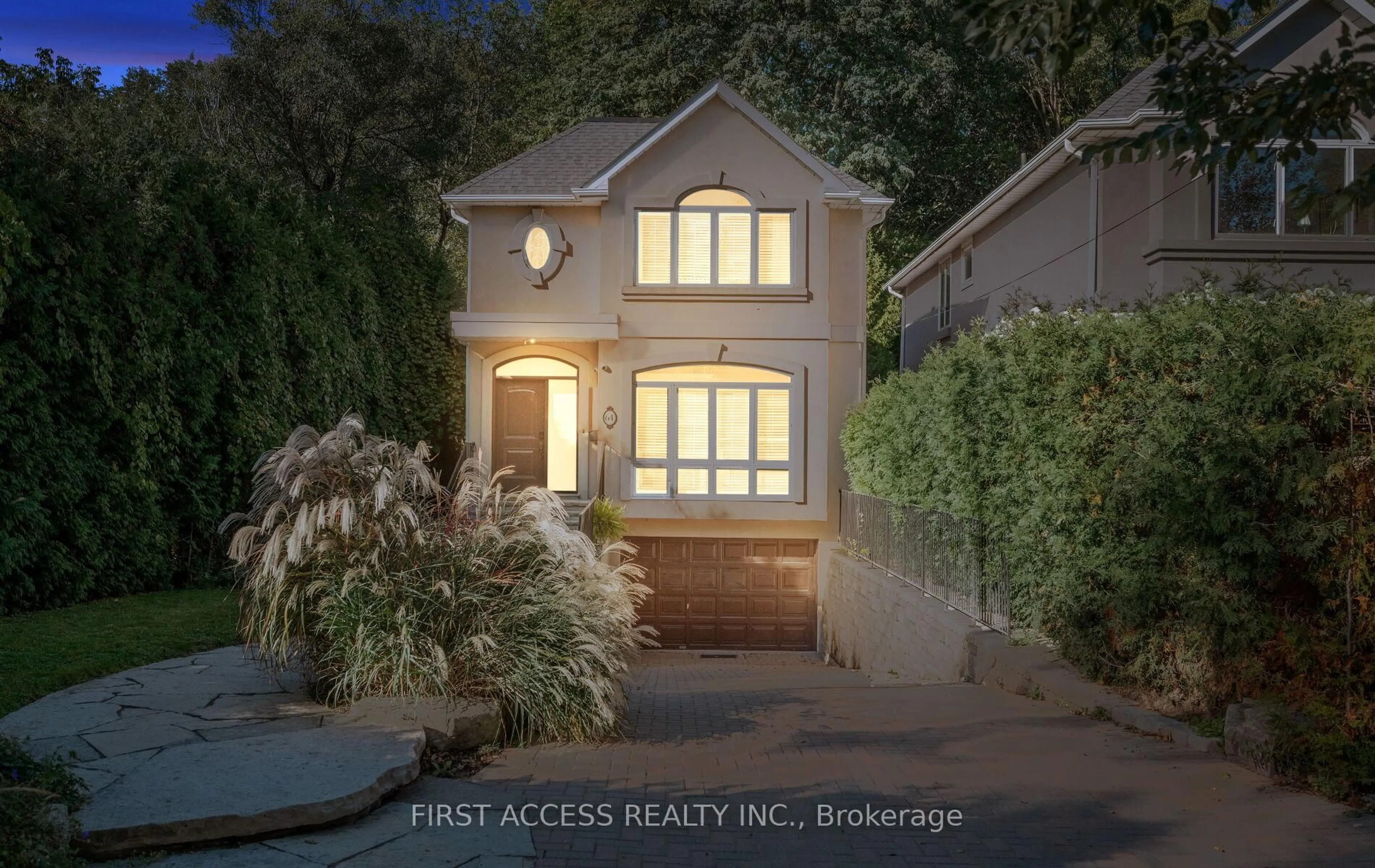 Indoor entryway for 64 Hillside Dr, Toronto Ontario M4K 2M2