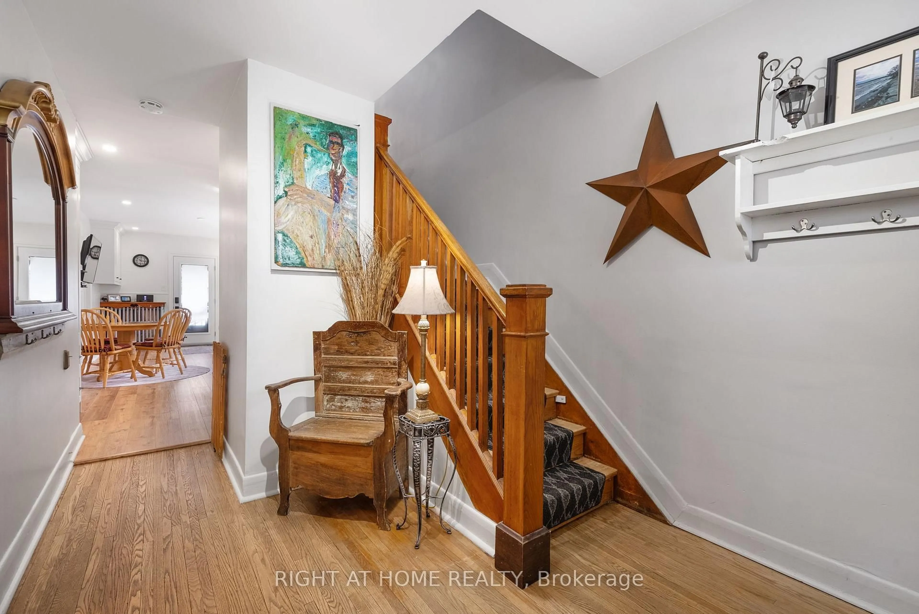 Unknown for 739 Albert St, Oshawa Ontario L1H 4T7