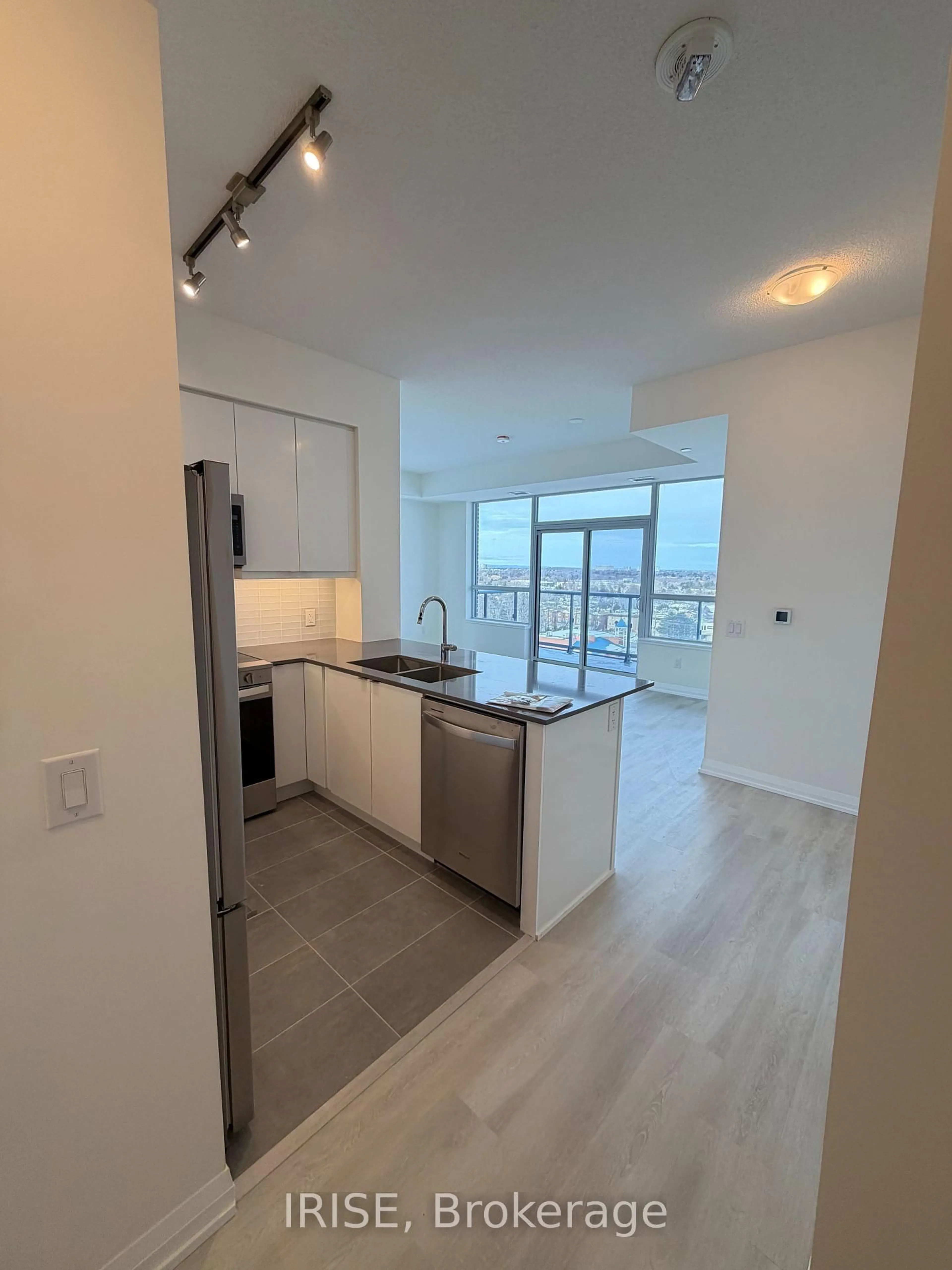Standard kitchen, unknown for 3270 Sheppard Ave #1129, Toronto Ontario M1T 3K3