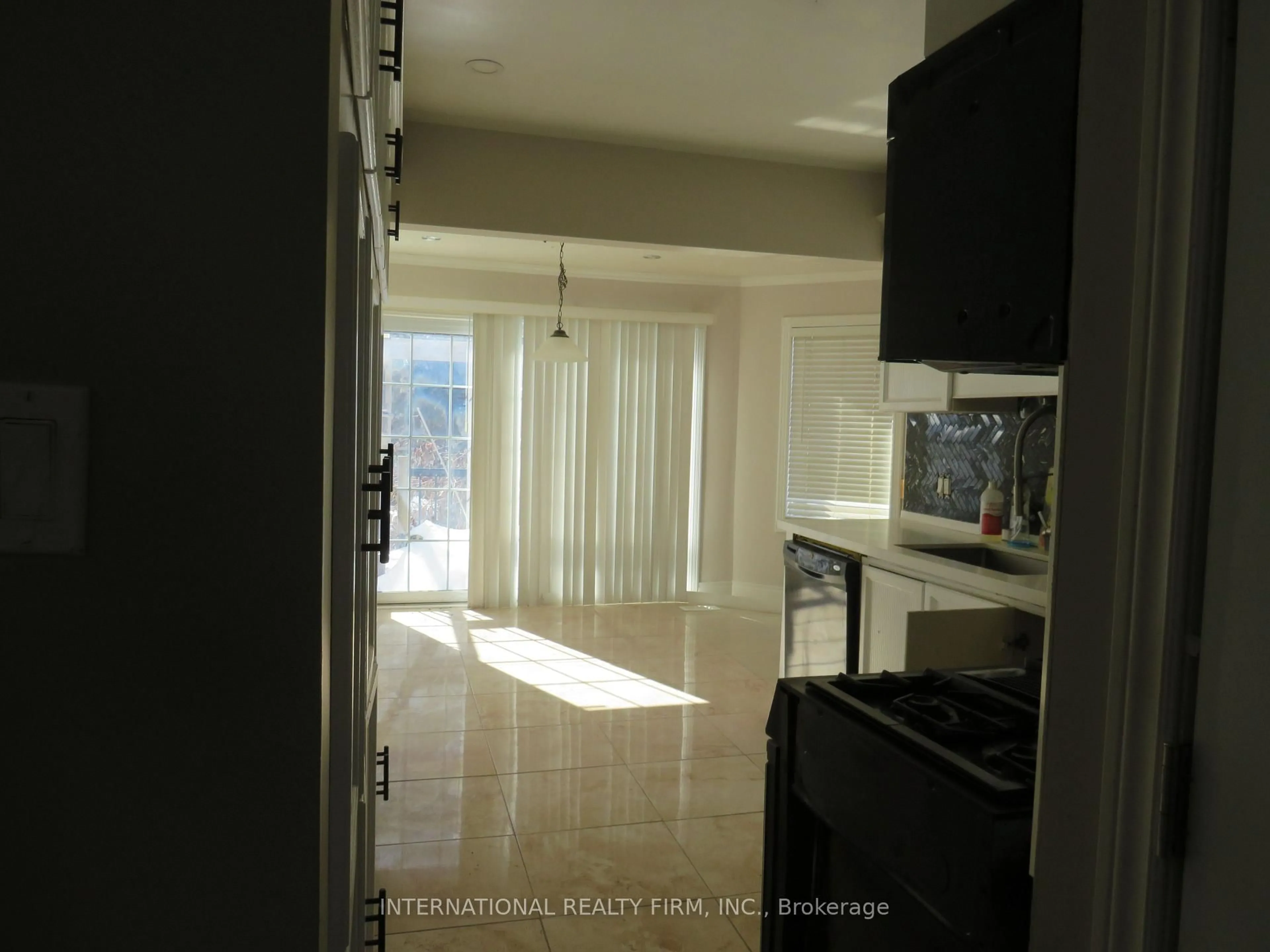 Unknown for 824 Crowells St, Oshawa Ontario L1K 1X3