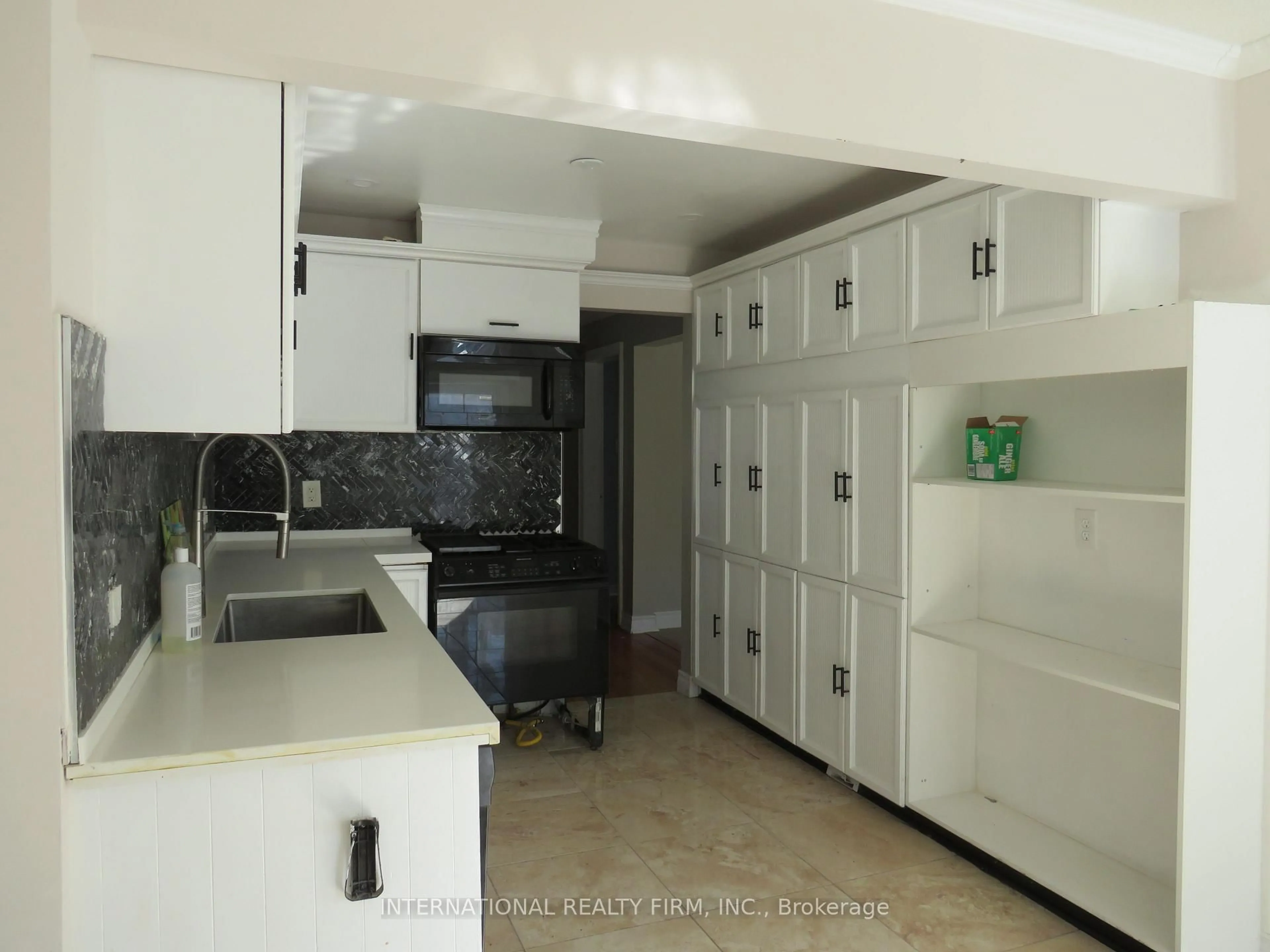 Unknown for 824 Crowells St, Oshawa Ontario L1K 1X3