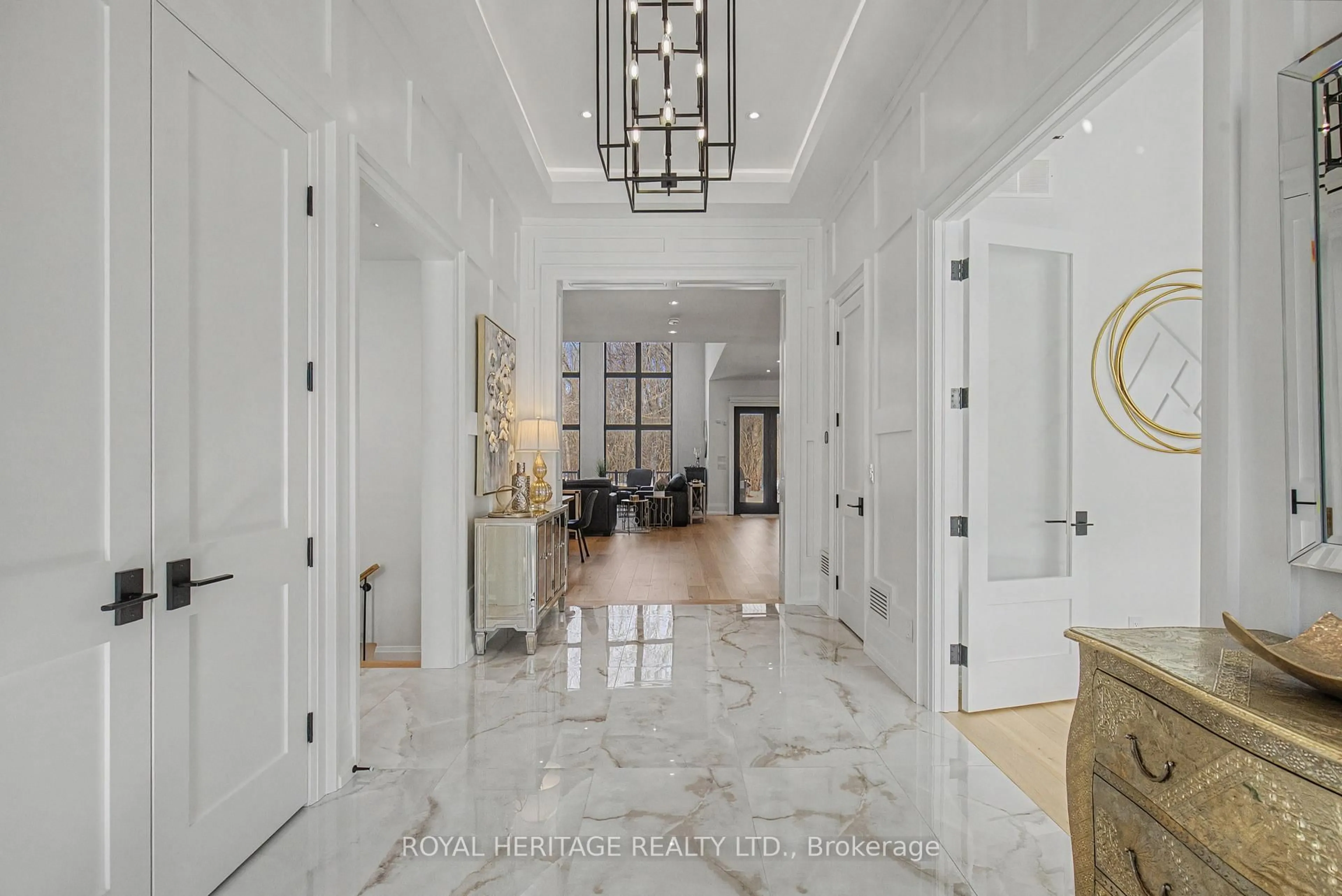 Indoor foyer for 614 Roselawn Ave, Oshawa Ontario L1L 1B2