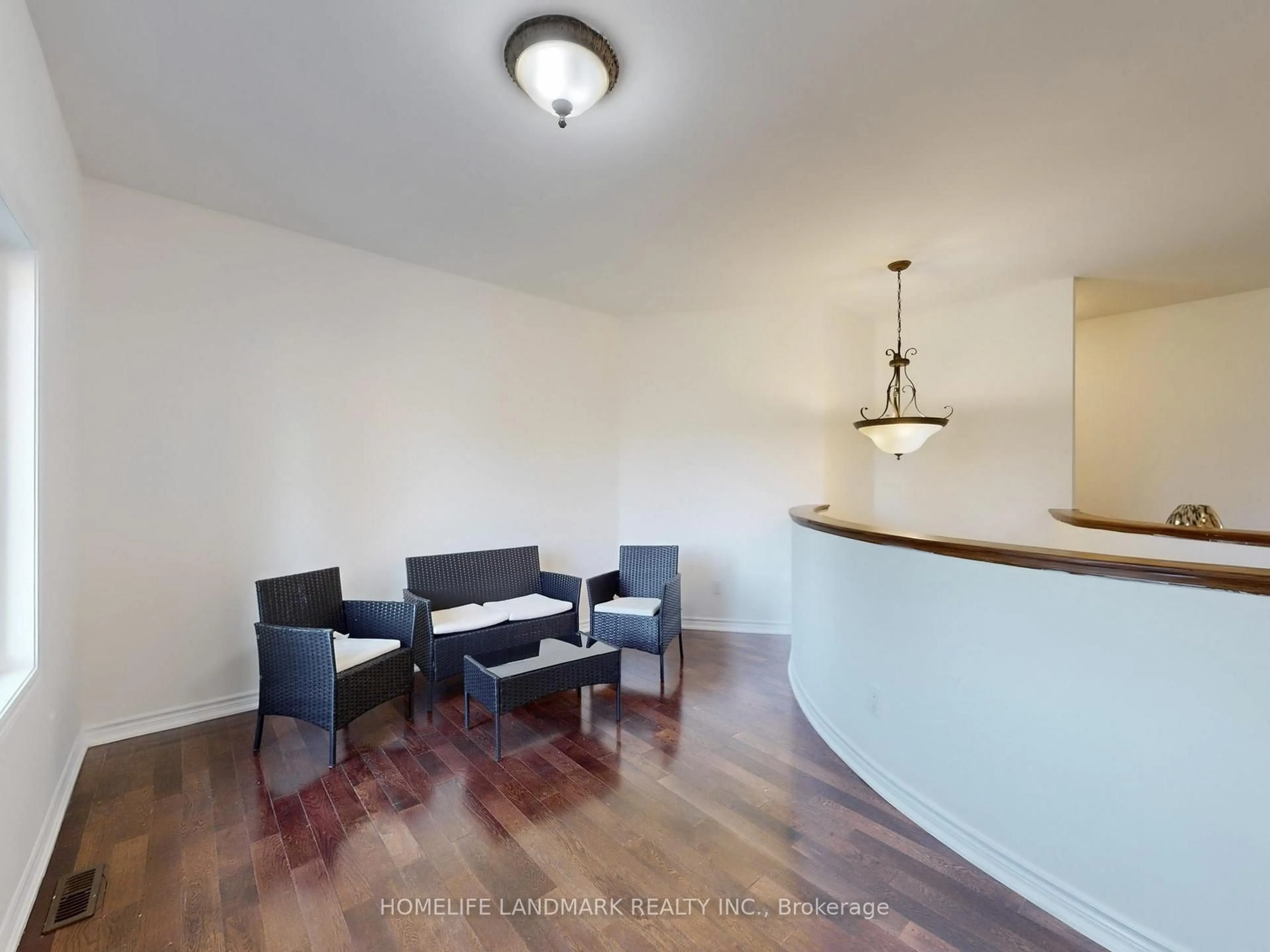 Indoor foyer for 3668 Harmony Rd, Oshawa Ontario L1H 8L7