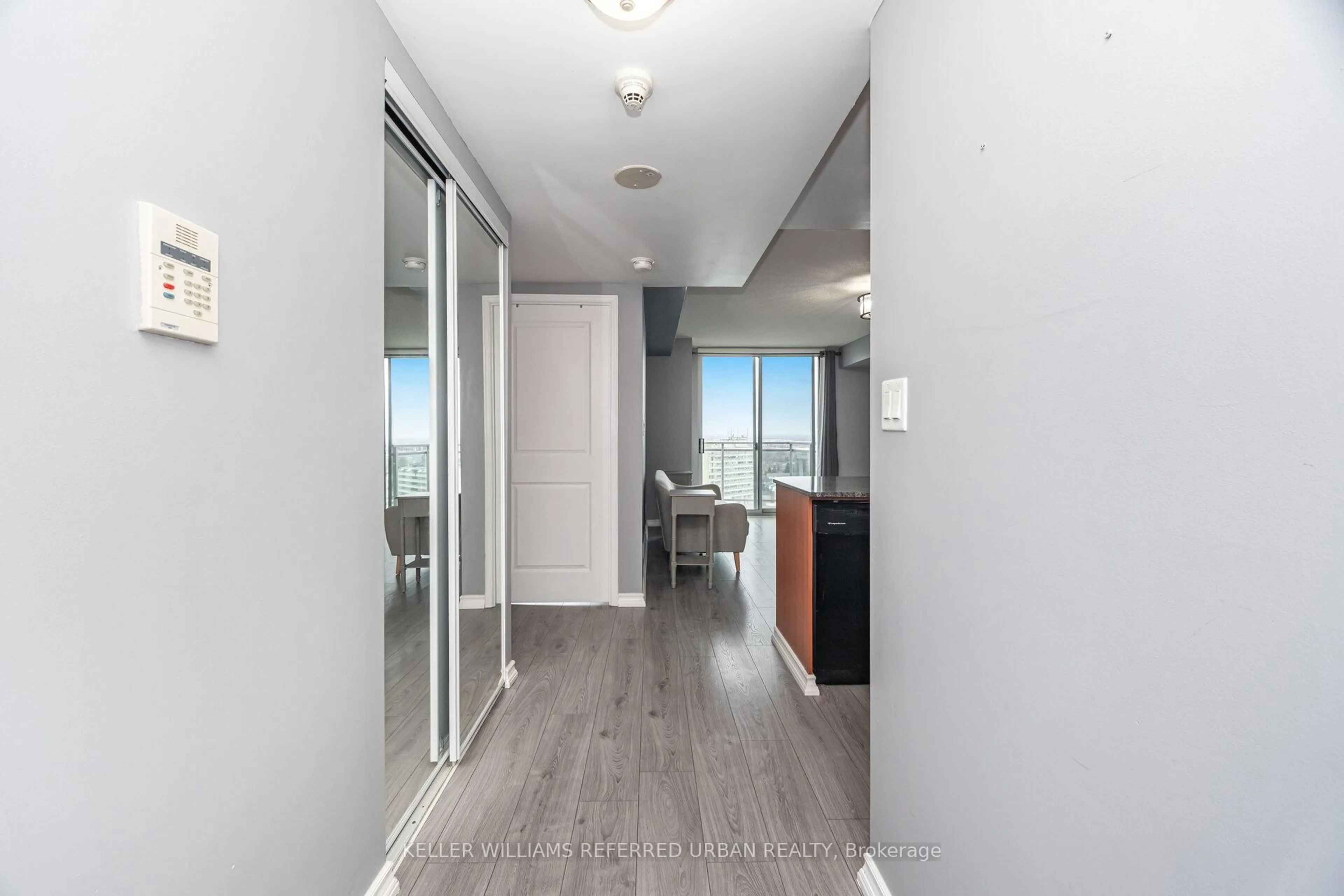Indoor entryway for 8 Rosebank Dr #17K, Toronto Ontario M1B 5Z3