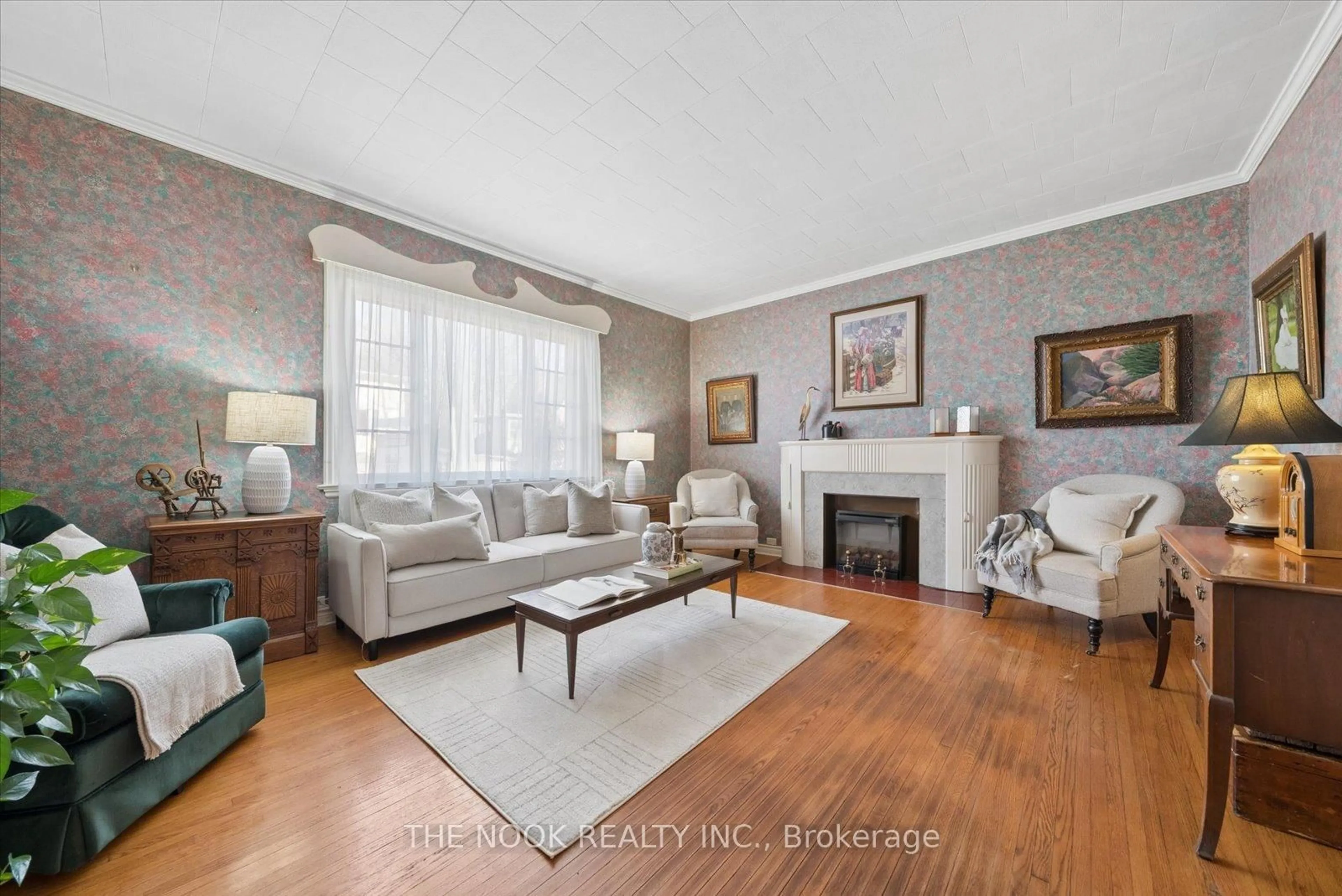 Living room with furniture, unknown for 15212 Simcoe St, Scugog Ontario L9L 1J8