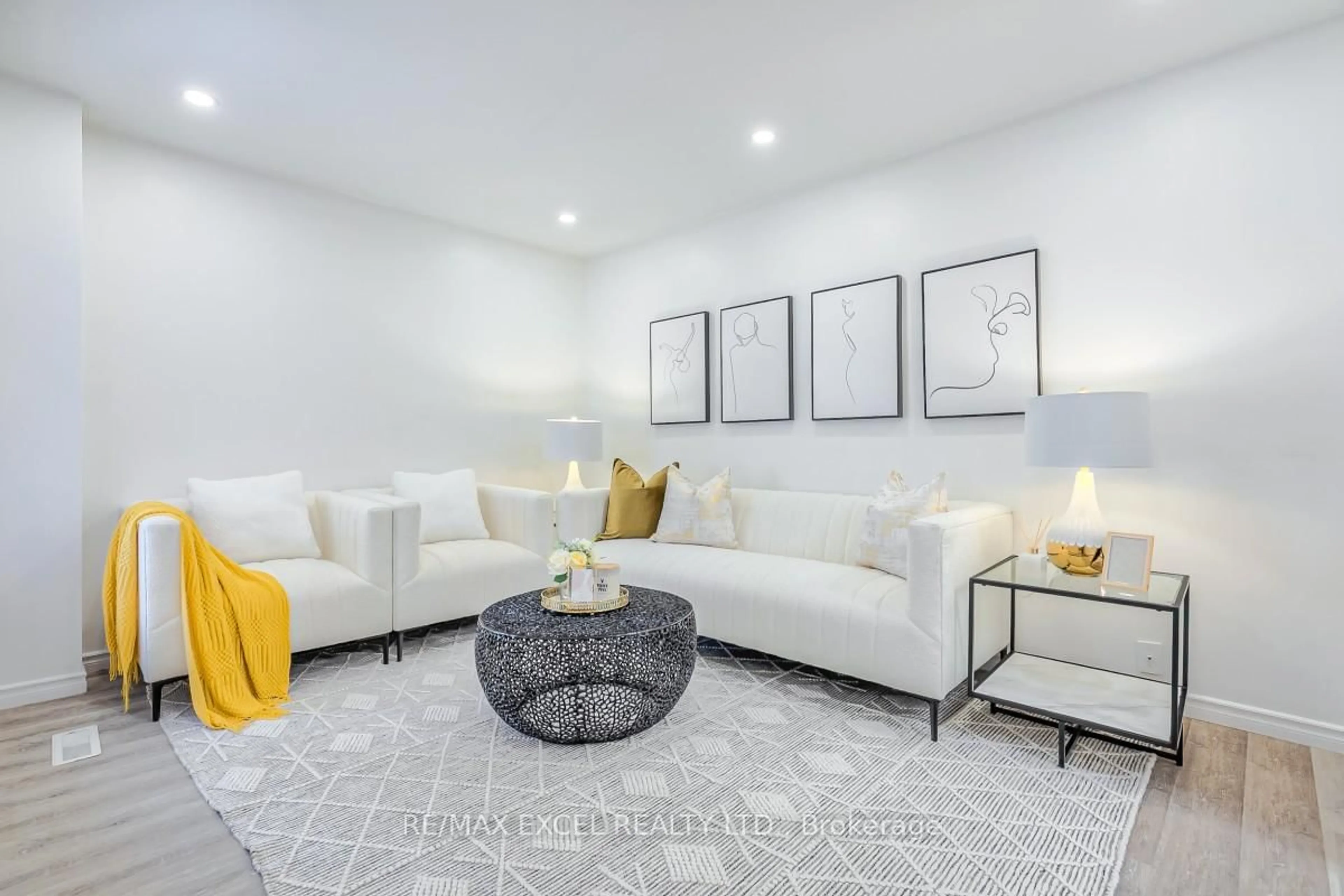 Living room with furniture, unknown for 34 Whistling Hills Dr, Toronto Ontario M1V 2B5