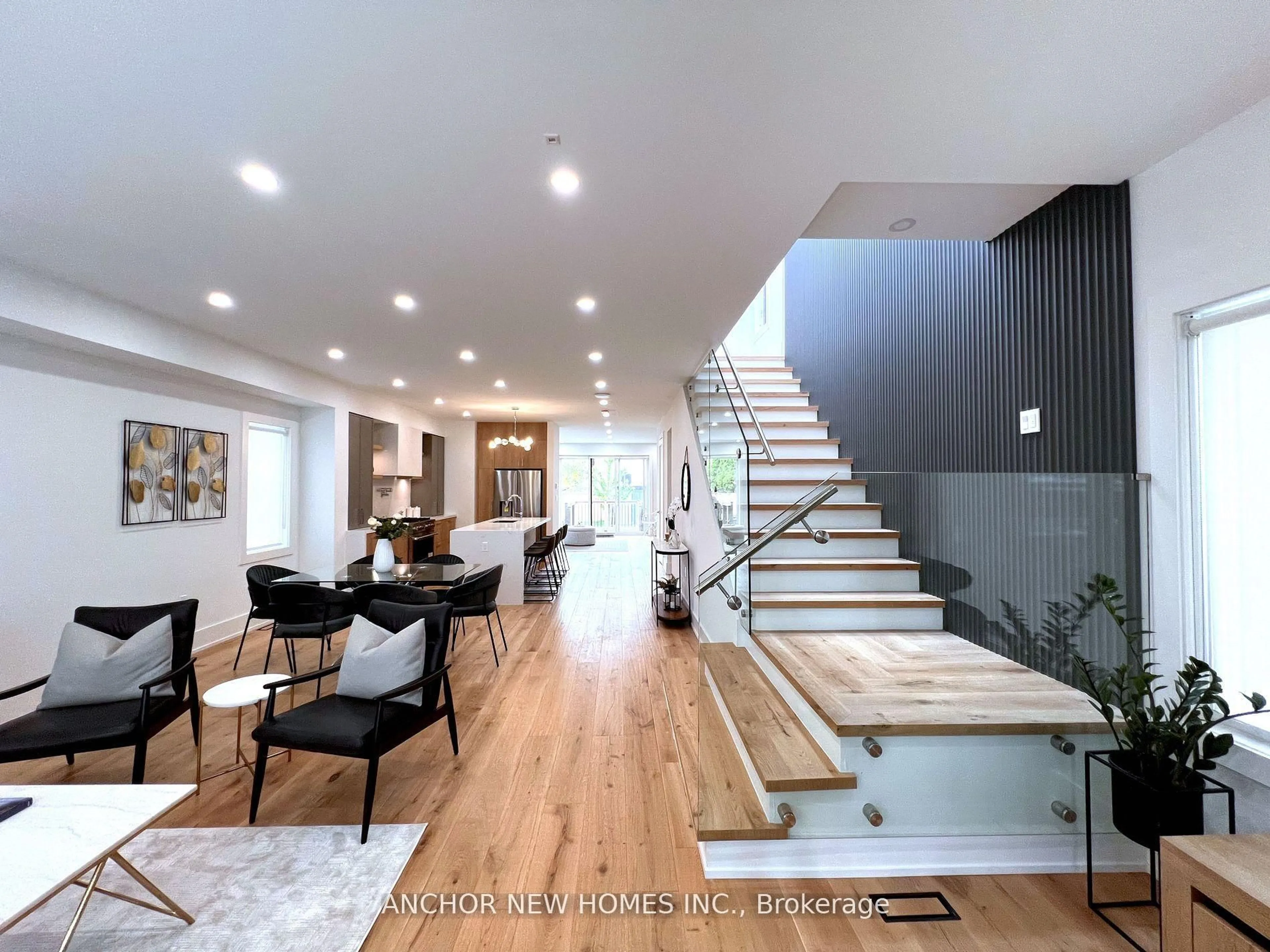 Indoor foyer for 257 Chisholm Ave, Toronto Ontario M4C 4W5