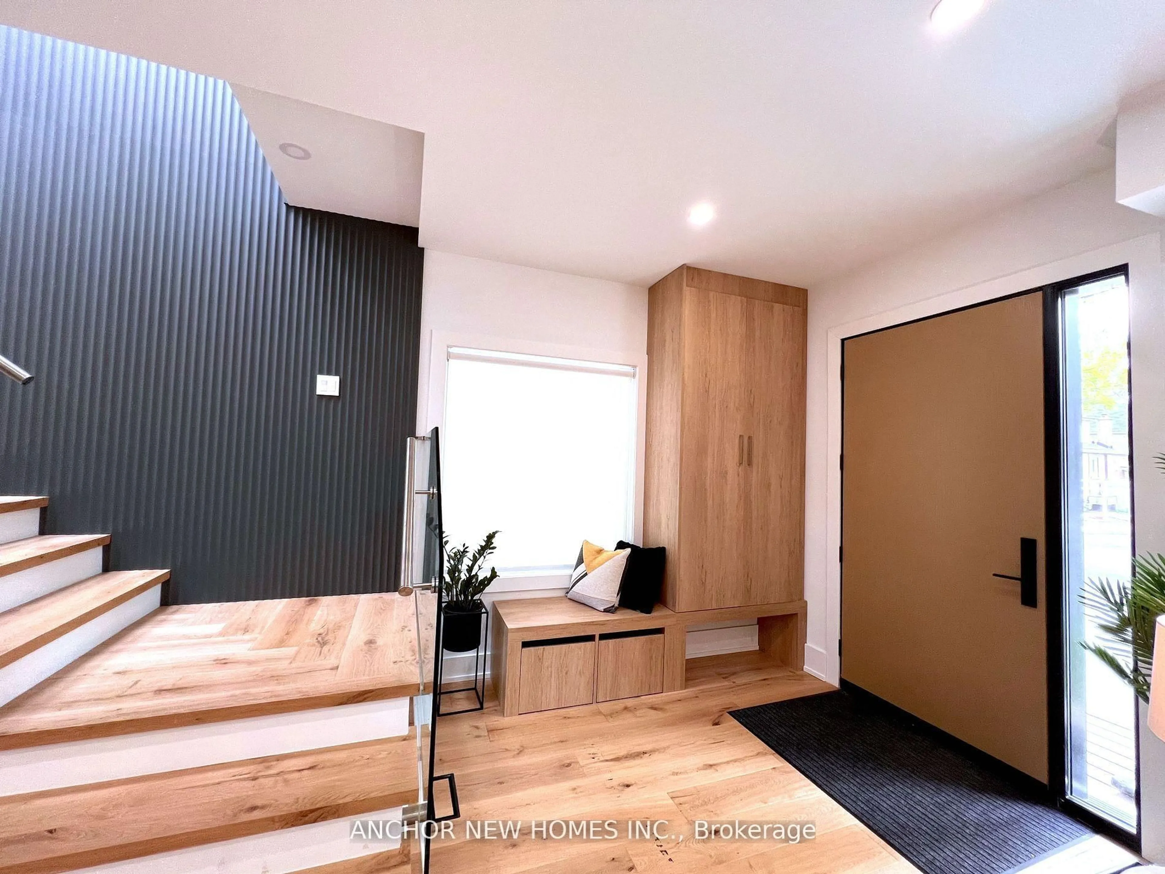 Indoor entryway for 257 Chisholm Ave, Toronto Ontario M4C 4W5