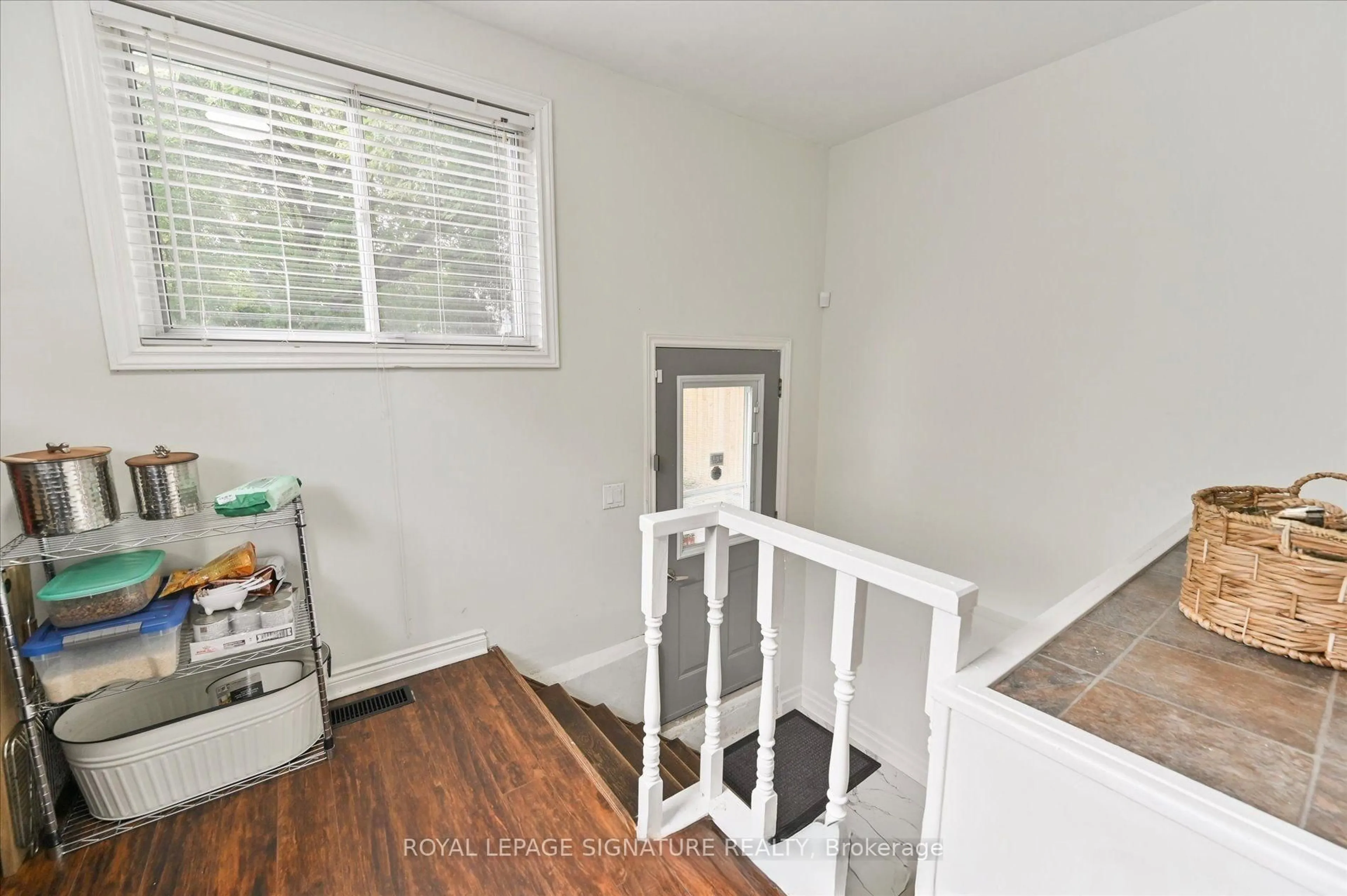 A pic of a room for 94 Meighen Ave, Toronto Ontario M4B 2H7