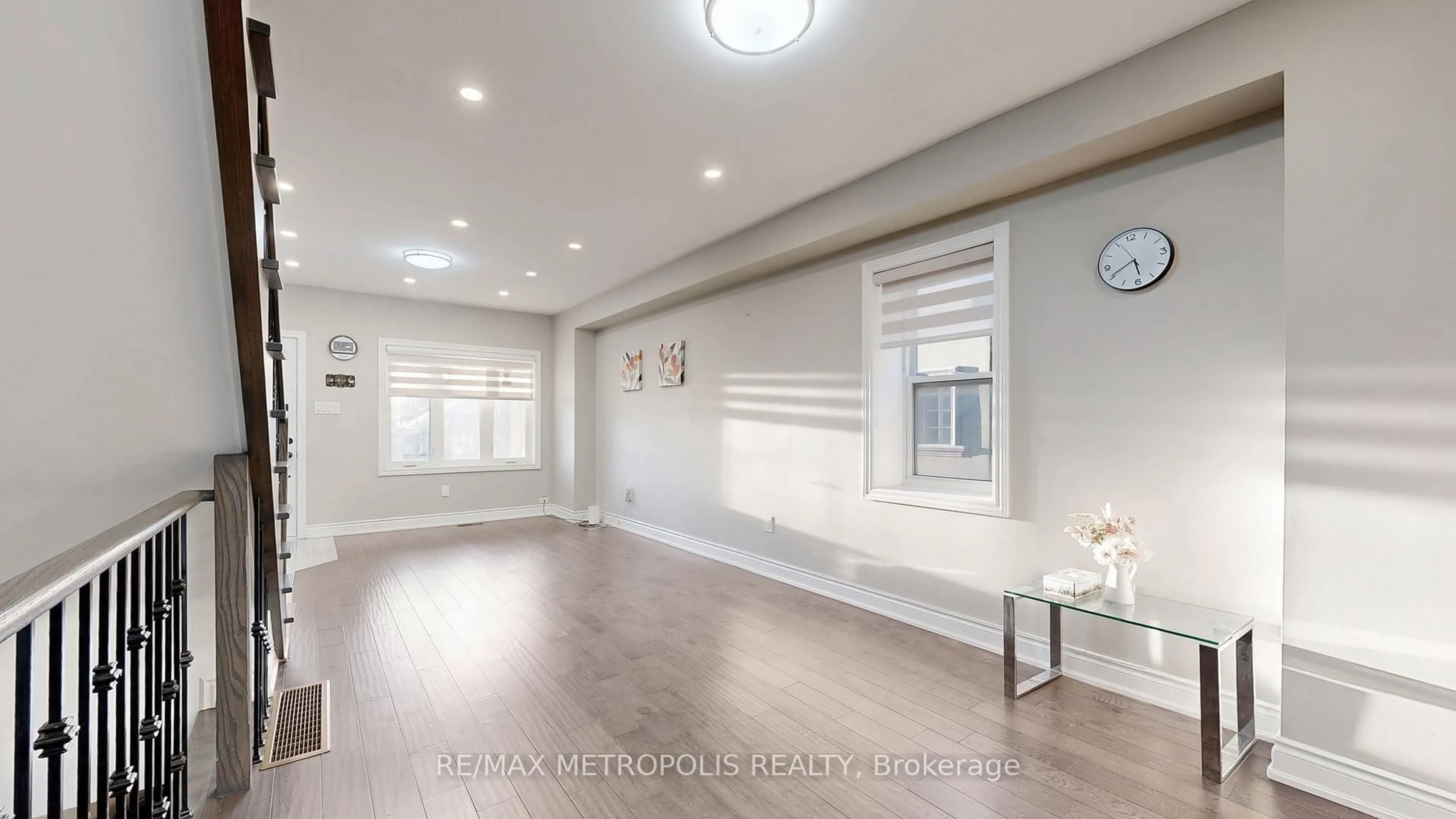 Unknown for 461 Warden Ave, Toronto Ontario M1L 3Y9