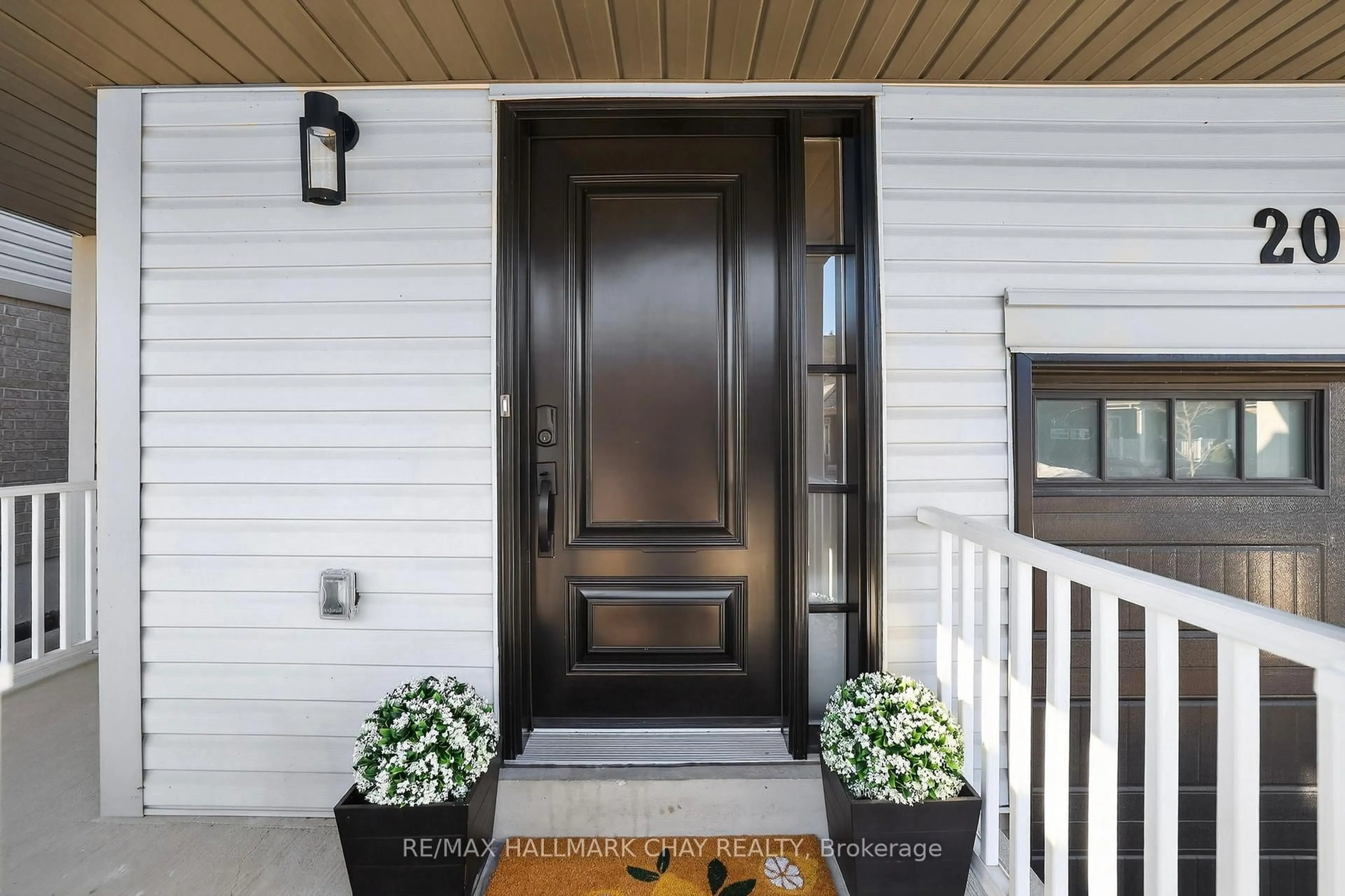 Indoor entryway for 20 Burwell St, Whitby Ontario L1R 0B7