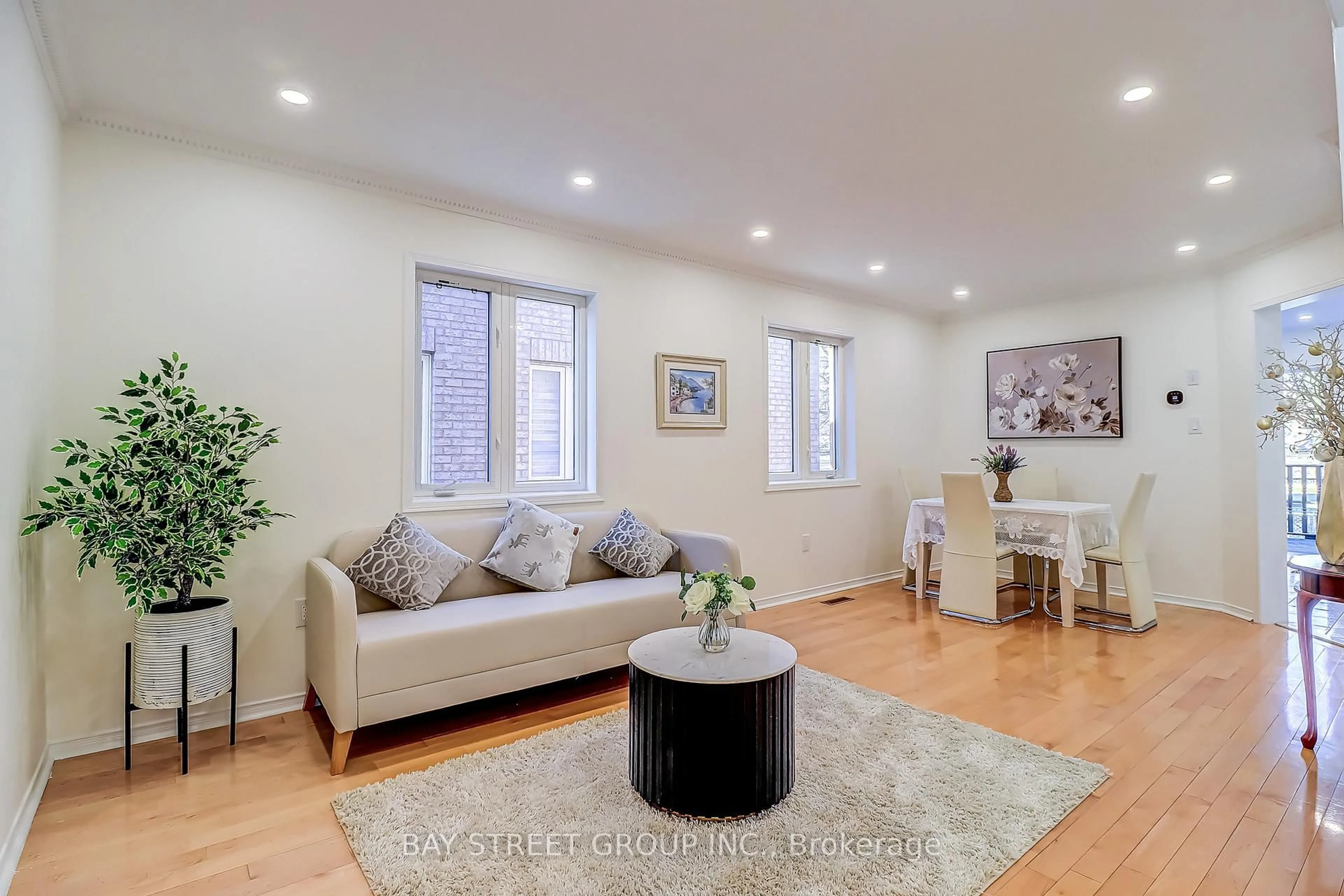 Living room with furniture, unknown for 25 Birchcrest Crt, Toronto Ontario M1W 4A4