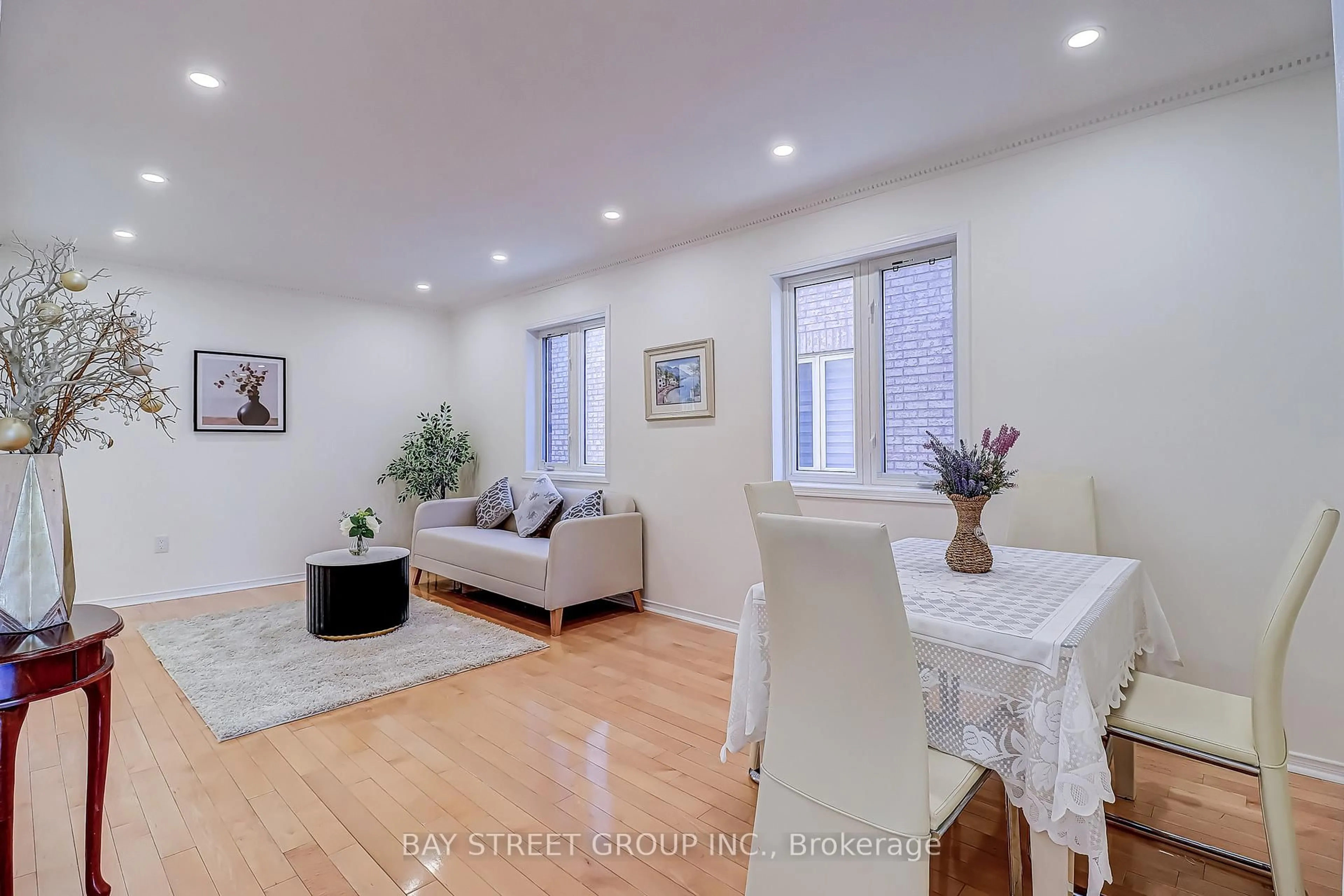 Unknown for 25 Birchcrest Crt, Toronto Ontario M1W 4A4