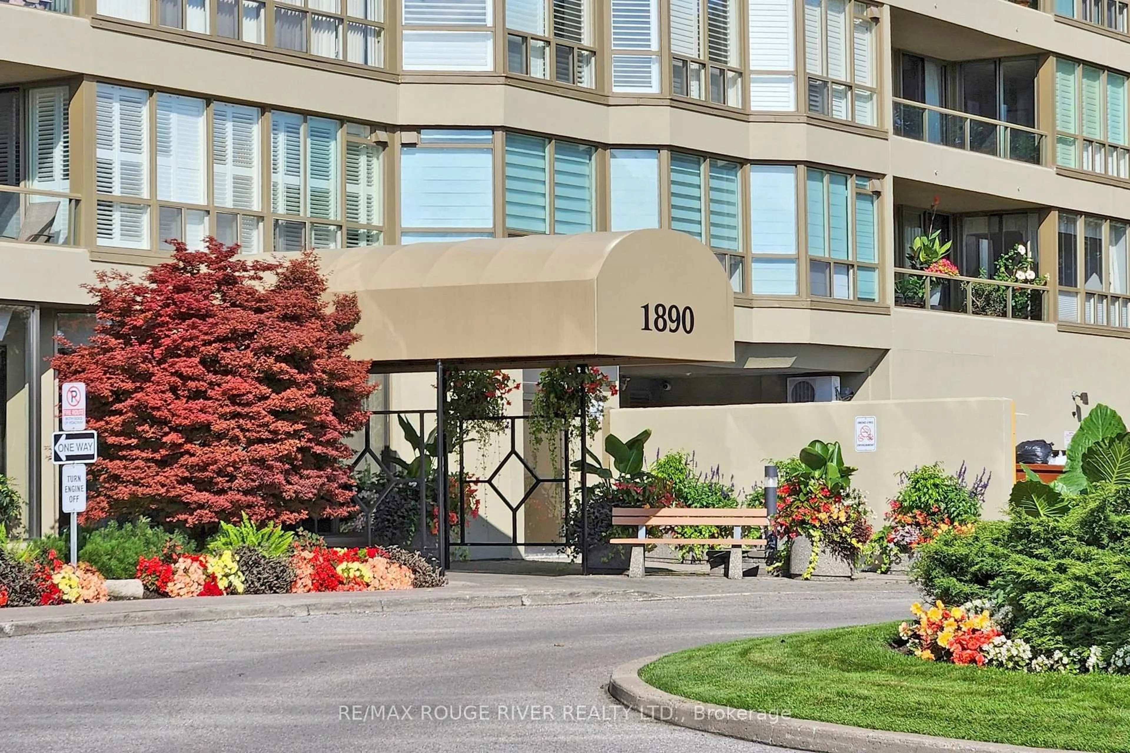 Indoor foyer for 1890 Valley Farm Rd #207, Pickering Ontario L1V 6B4