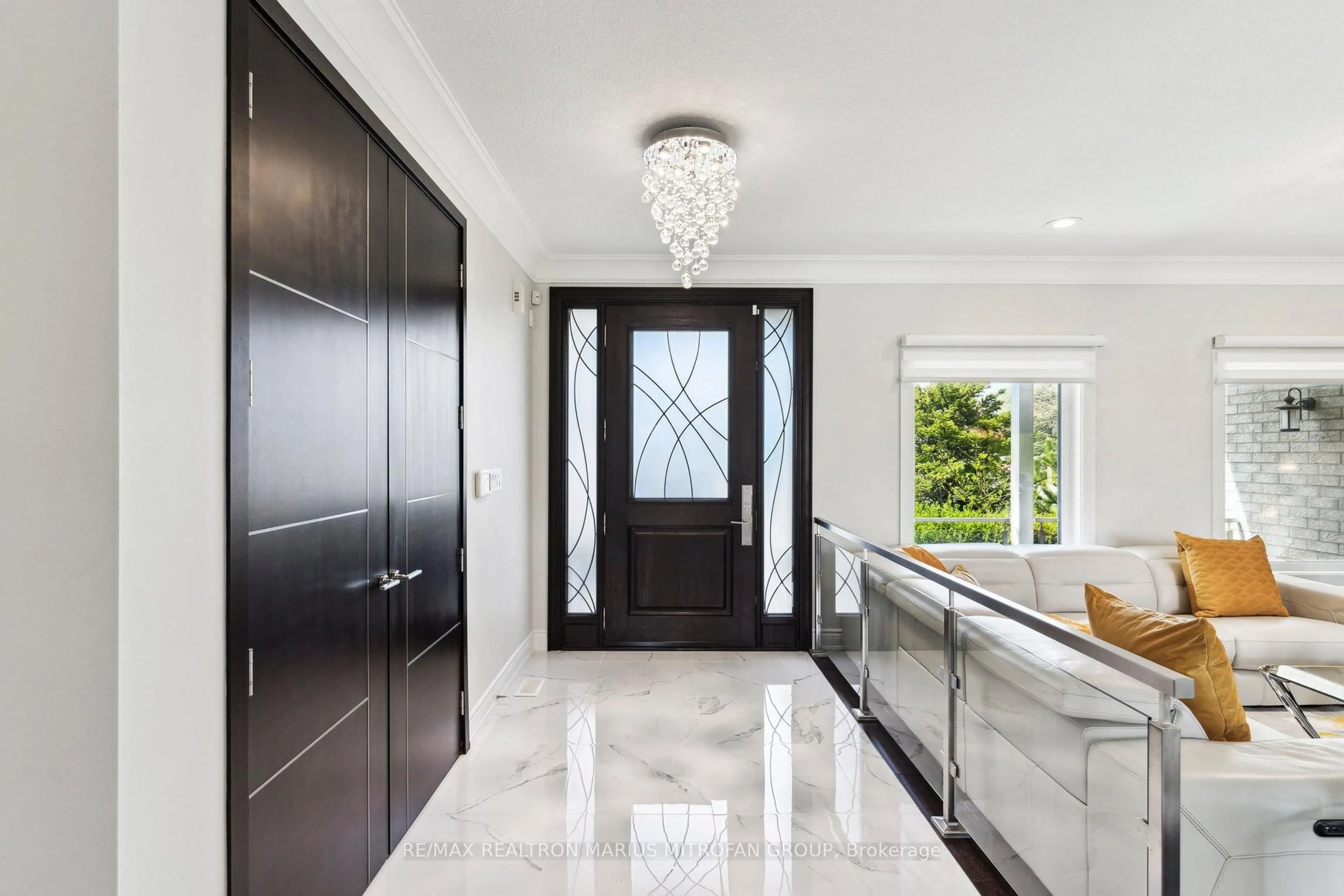 Unknown for 23 Steepleview Crt, Oshawa Ontario L1H 0S6