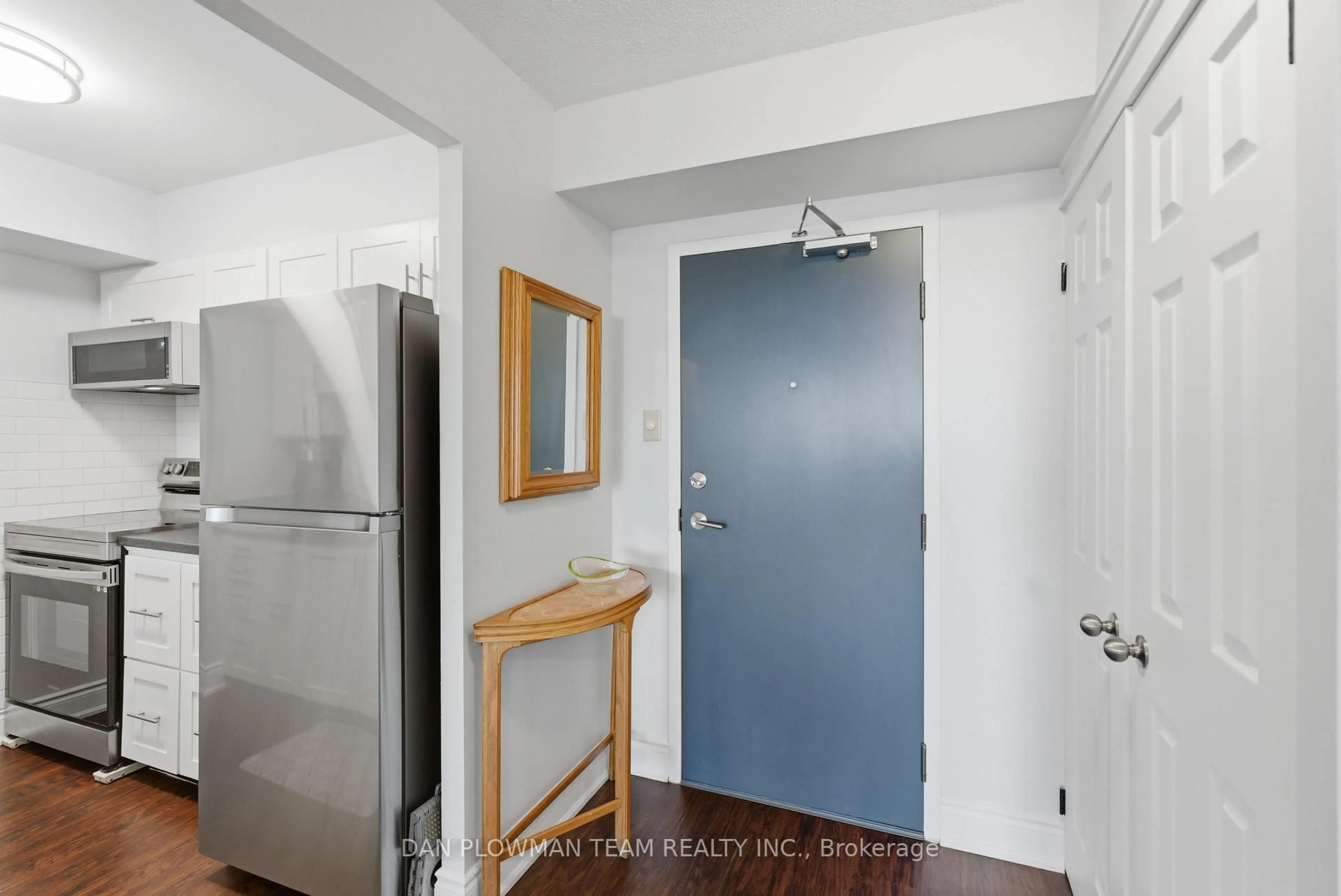 Indoor entryway for 1665 Pickering Pkwy #314, Pickering Ontario L1V 6L4