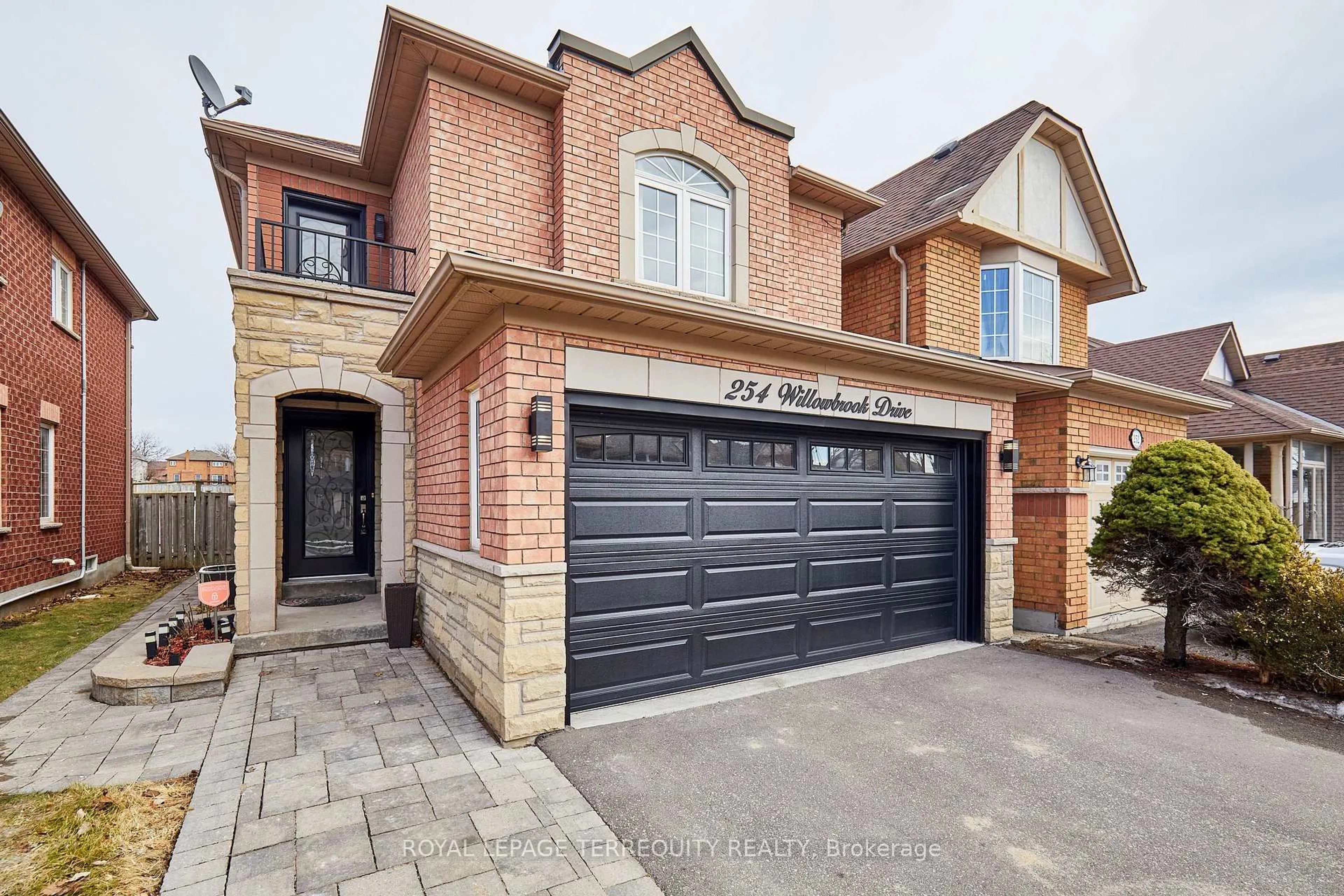 Home with brick exterior material, street for 254 Willowbrook Dr, Whitby Ontario L1R 2Z1