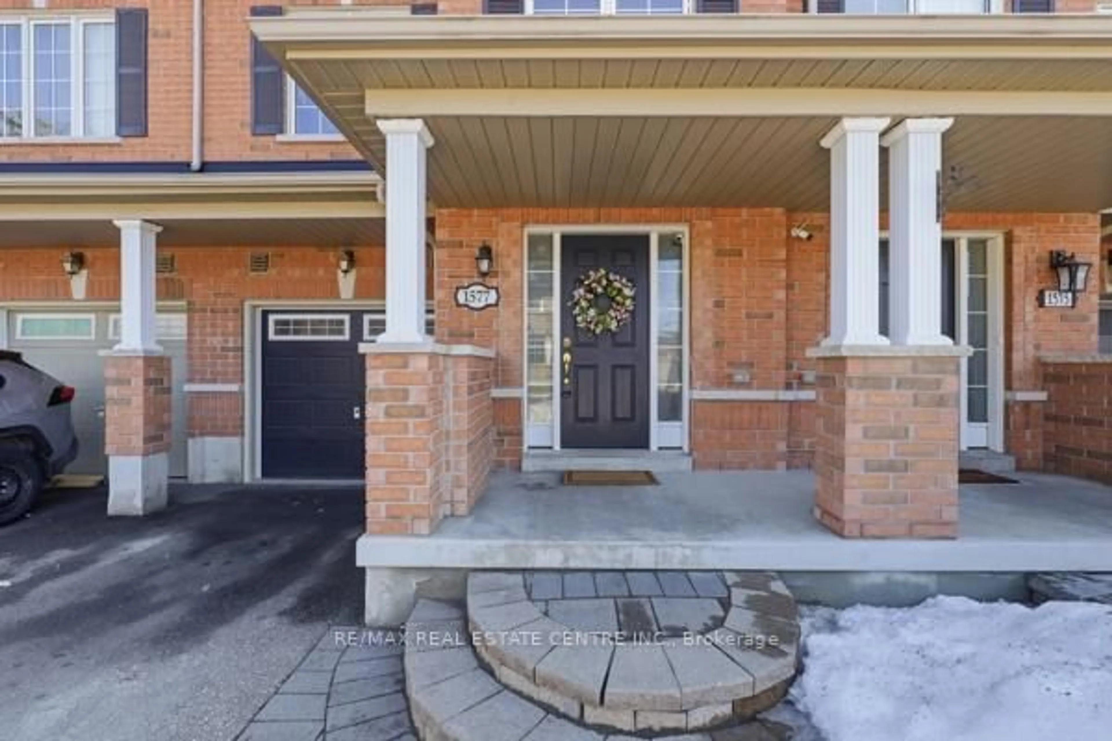 Indoor entryway for 1577 Bruny Ave, Pickering Ontario L1X 0C5