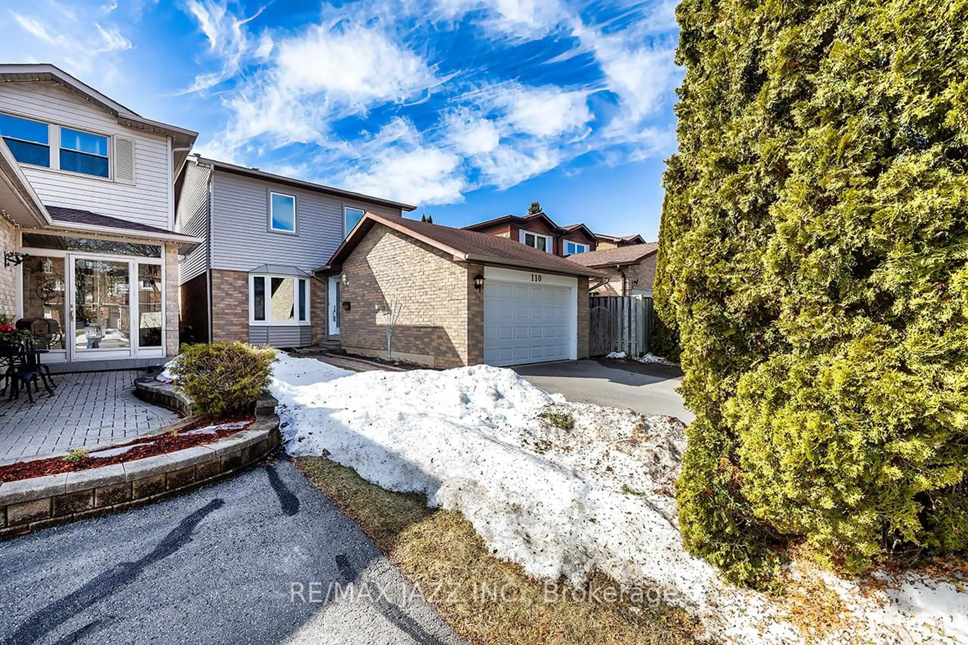 A pic from outside/outdoor area/front of a property/back of a property/a pic from drone, street for 110 Ribblesdale Dr, Whitby Ontario L1N 7C2