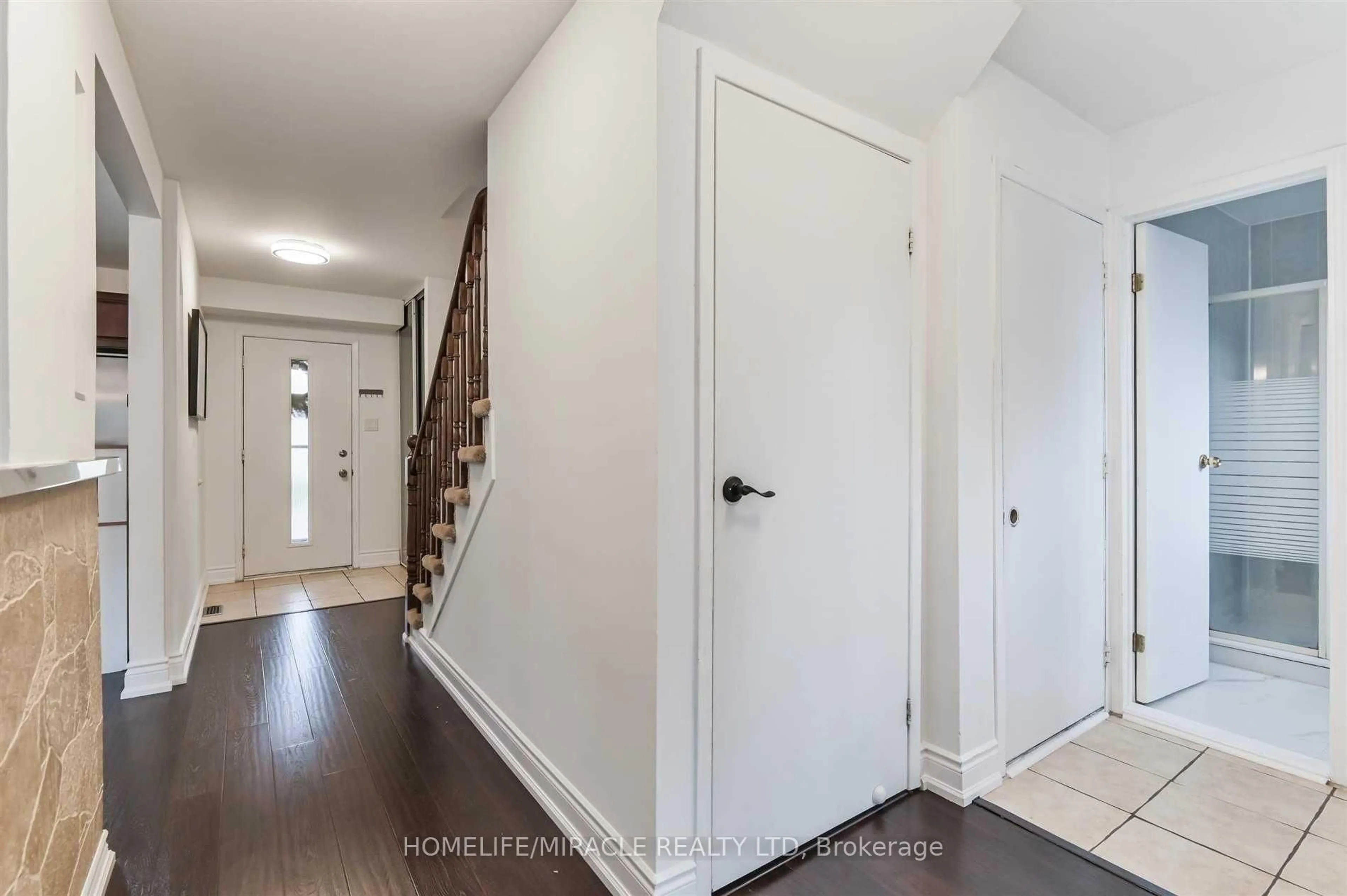 Indoor entryway for 37 Banner Cres, Ajax Ontario L1S 3S8