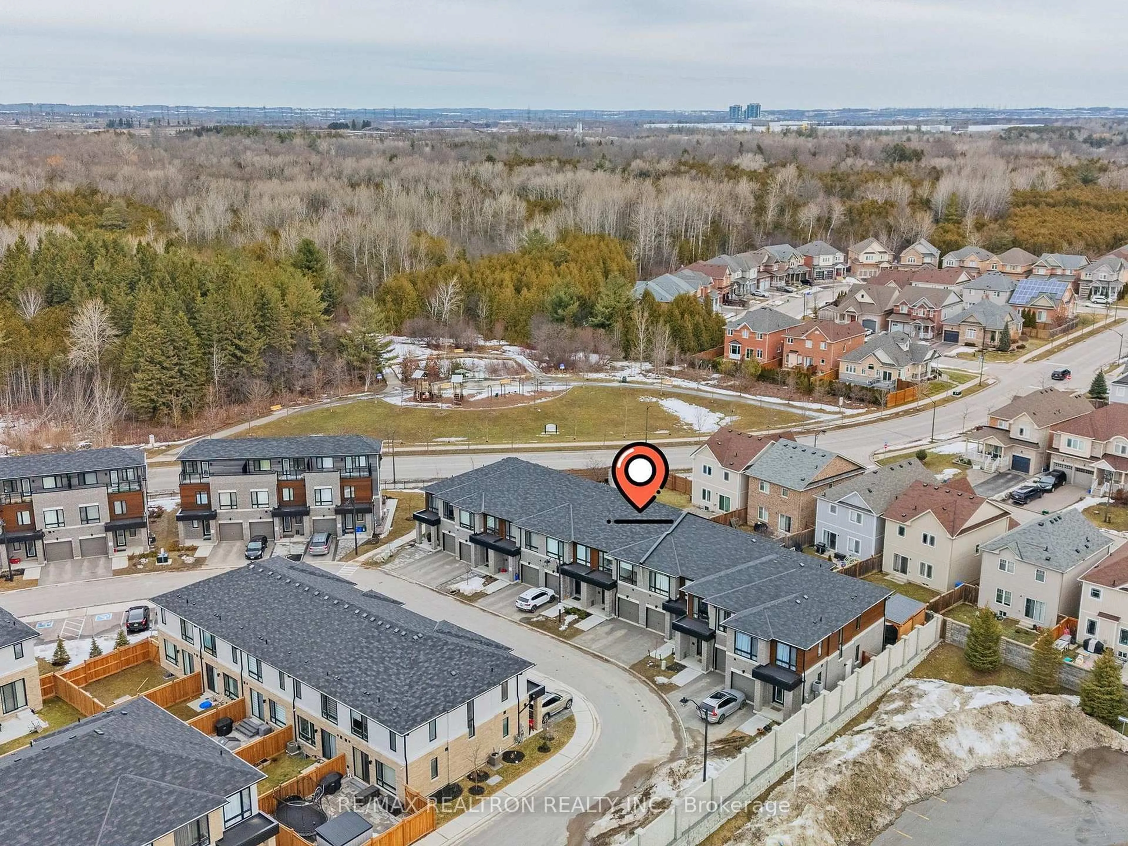 A pic from outside/outdoor area/front of a property/back of a property/a pic from drone, street for 44 Klein Way, Whitby Ontario L1R 0S6