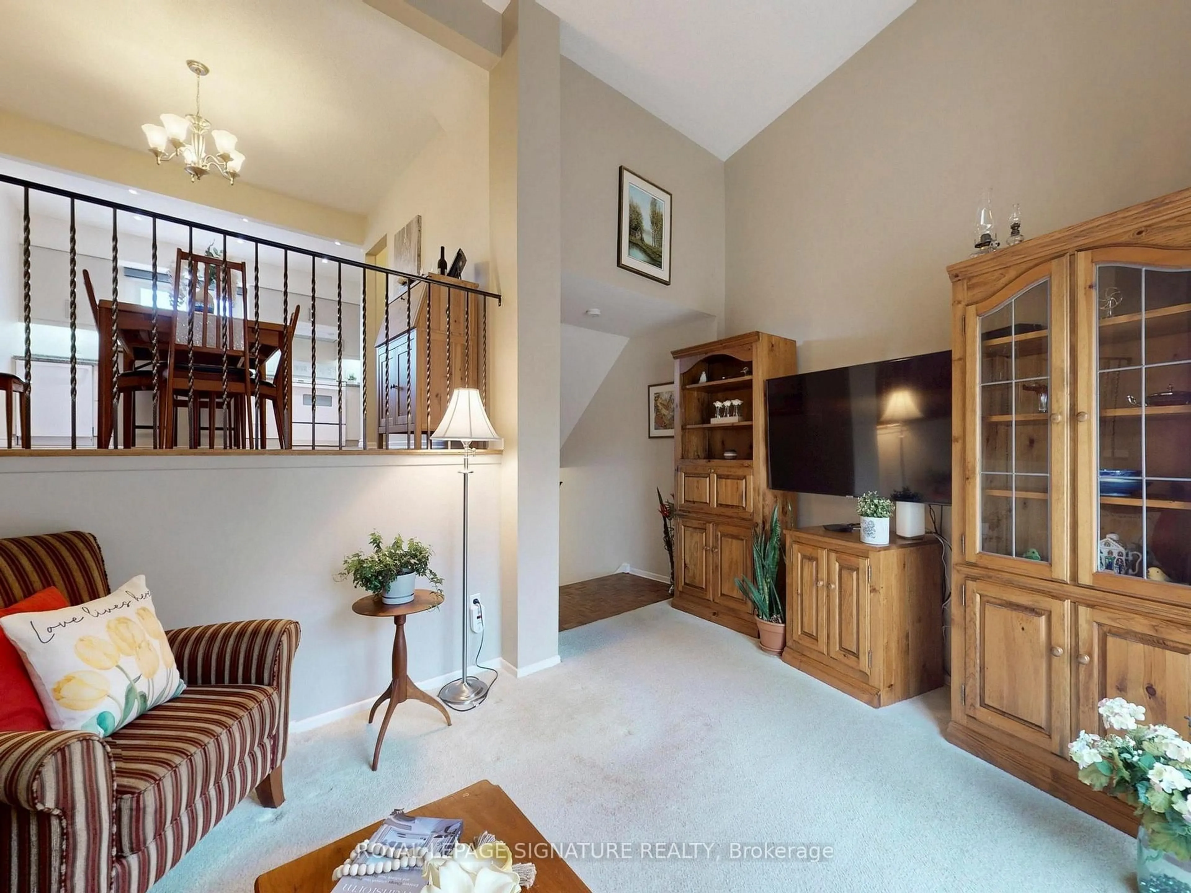 Indoor foyer for 671 Huntingwood Dr #35, Toronto Ontario M1W 1H6