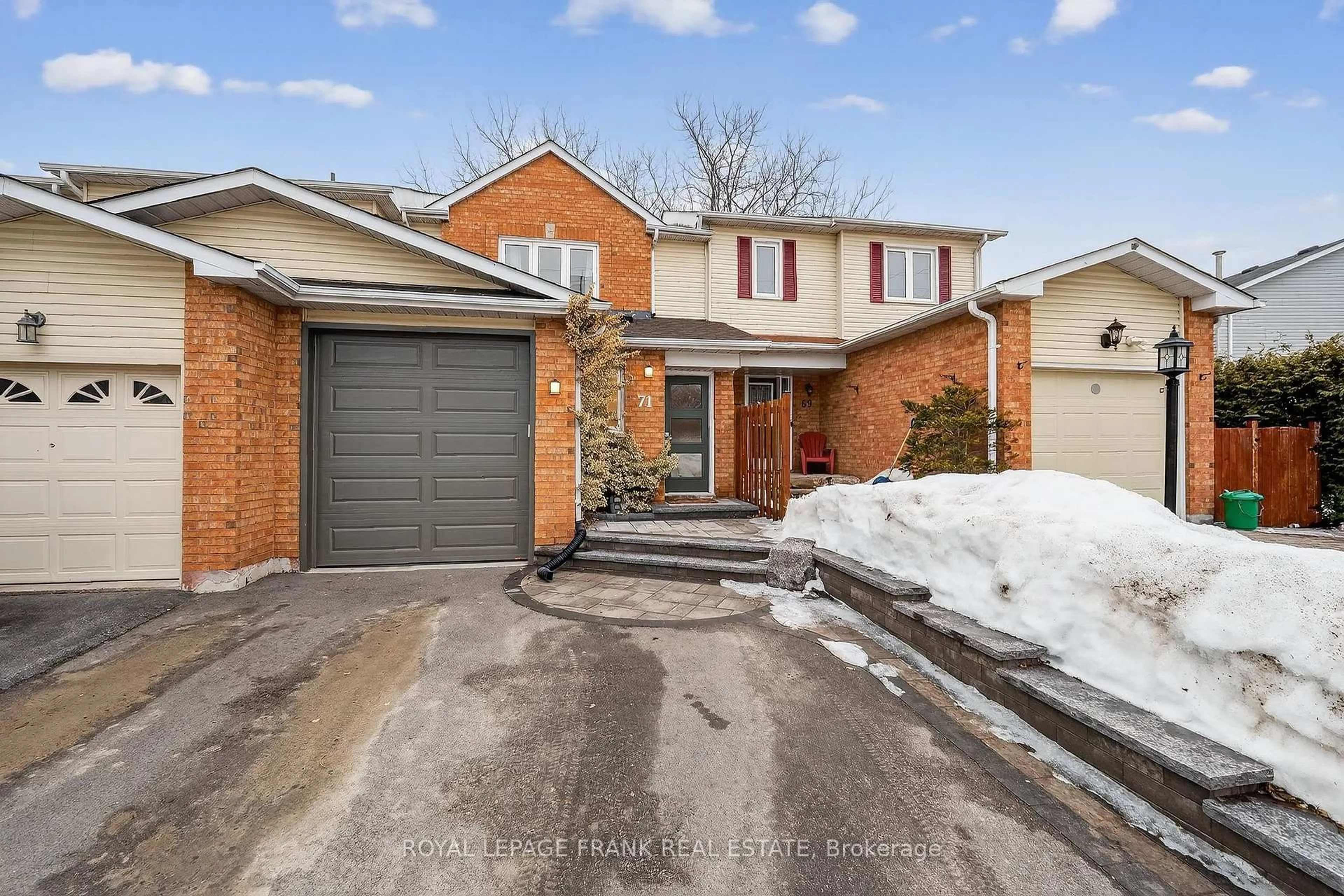 Home with brick exterior material, street for 71 Galbraith Crt, Clarington Ontario L1C 4P6