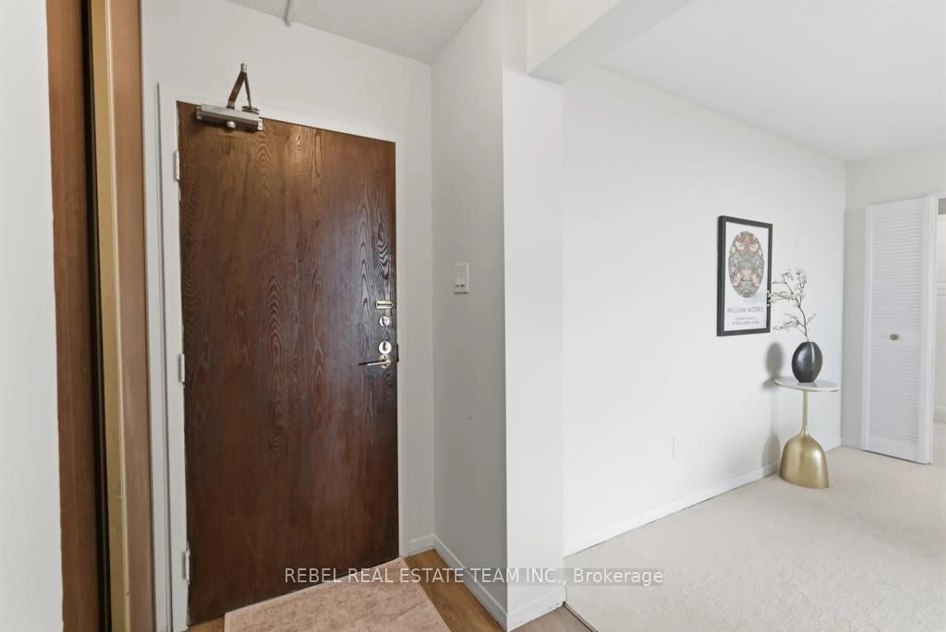 Indoor entryway for 1210 Radom St #705, Pickering Ontario L1W 2Z3